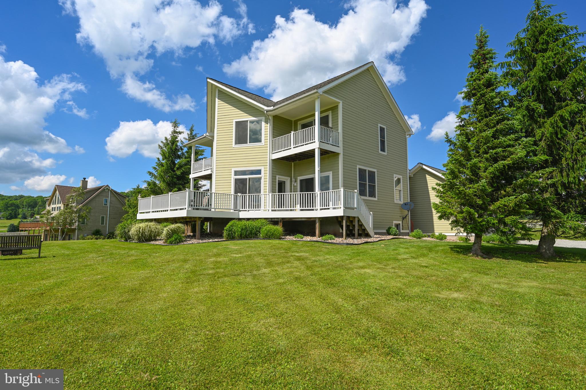 WATERFRONT GREENS - Residential