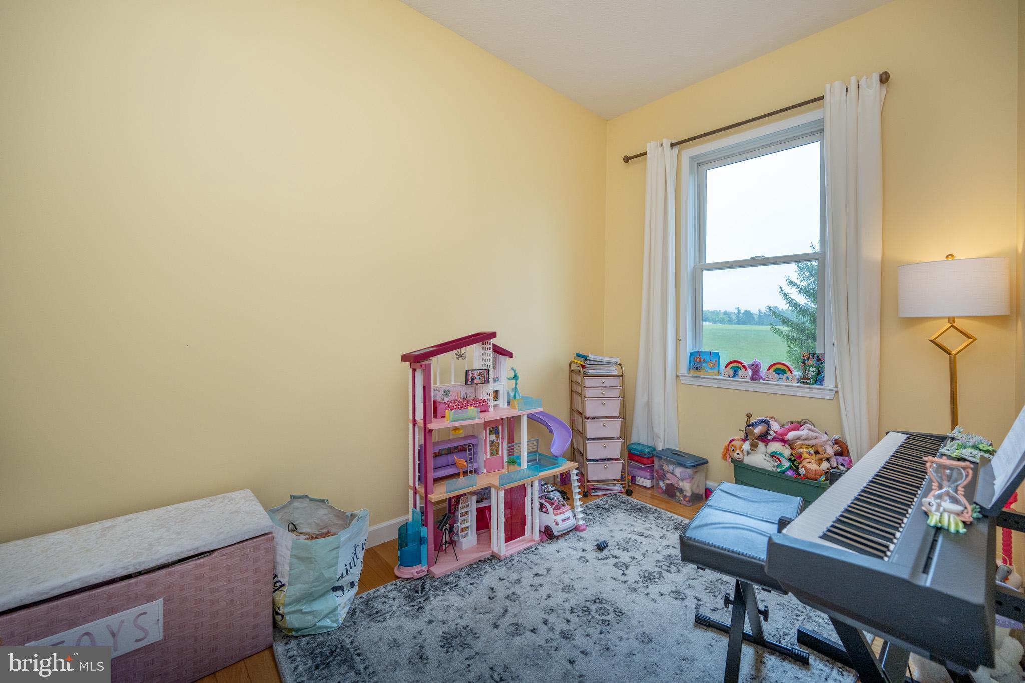 WATERFRONT GREENS - Residential