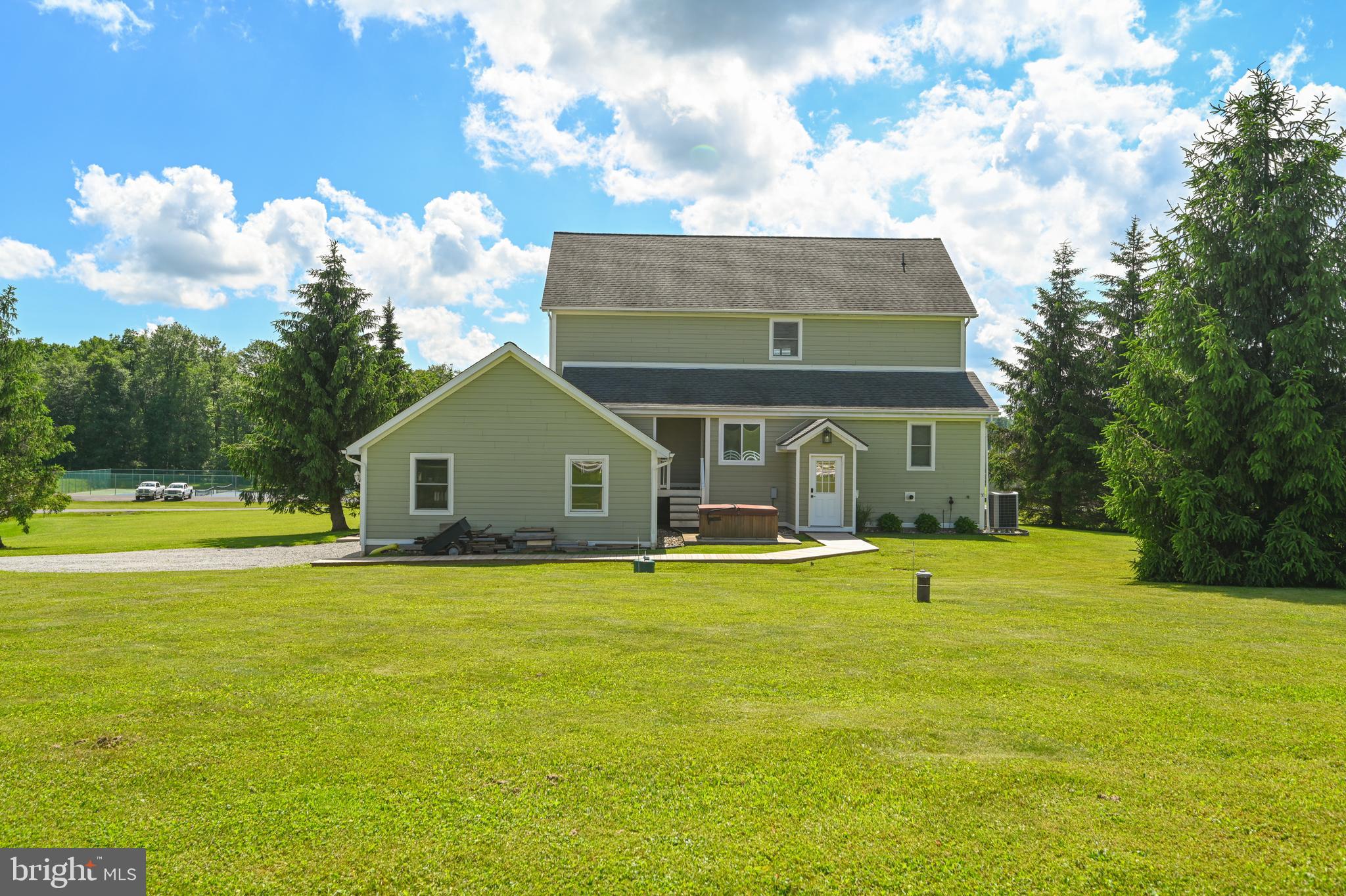 WATERFRONT GREENS - Residential