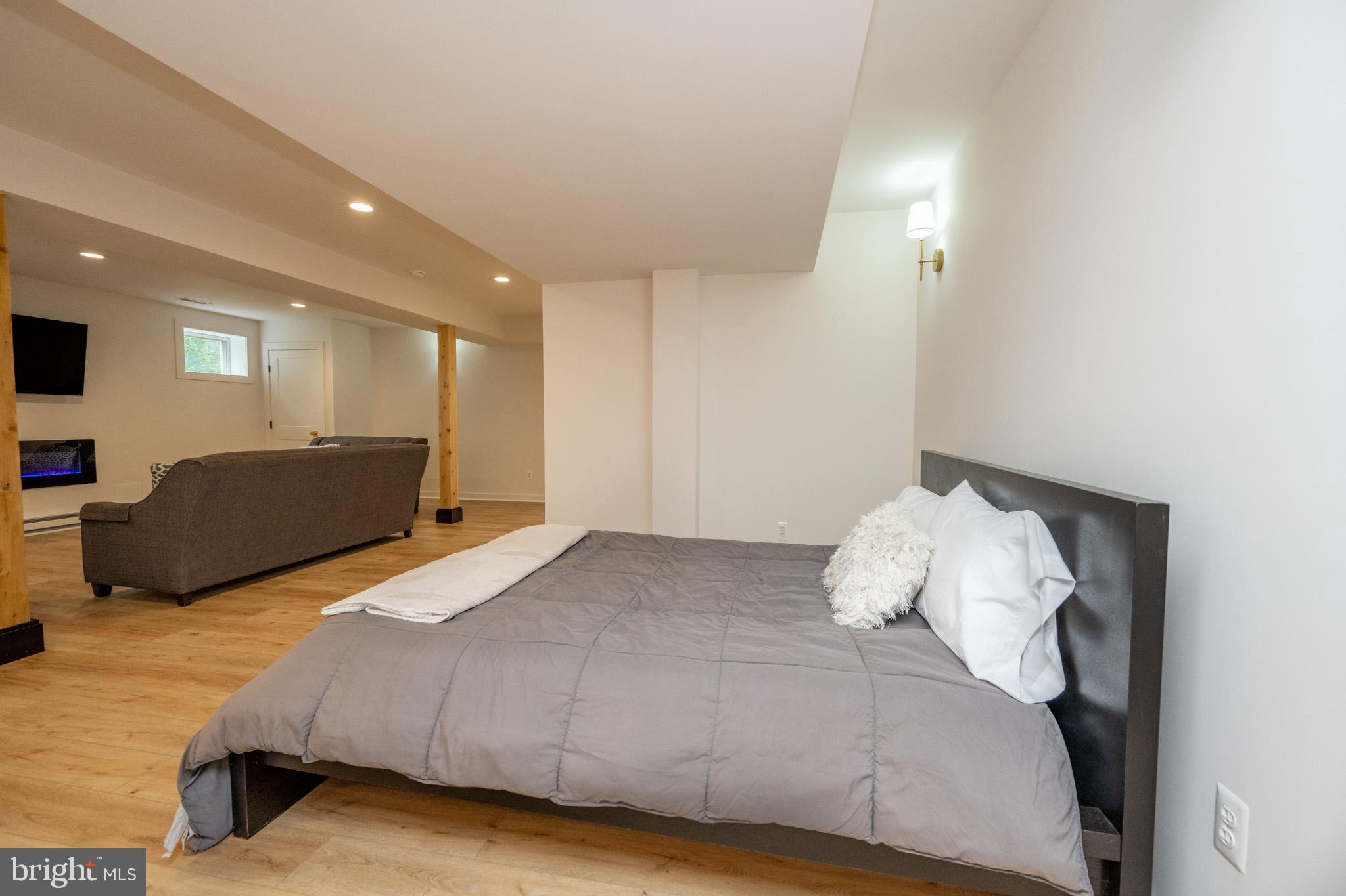 WATERFRONT GREENS - Residential