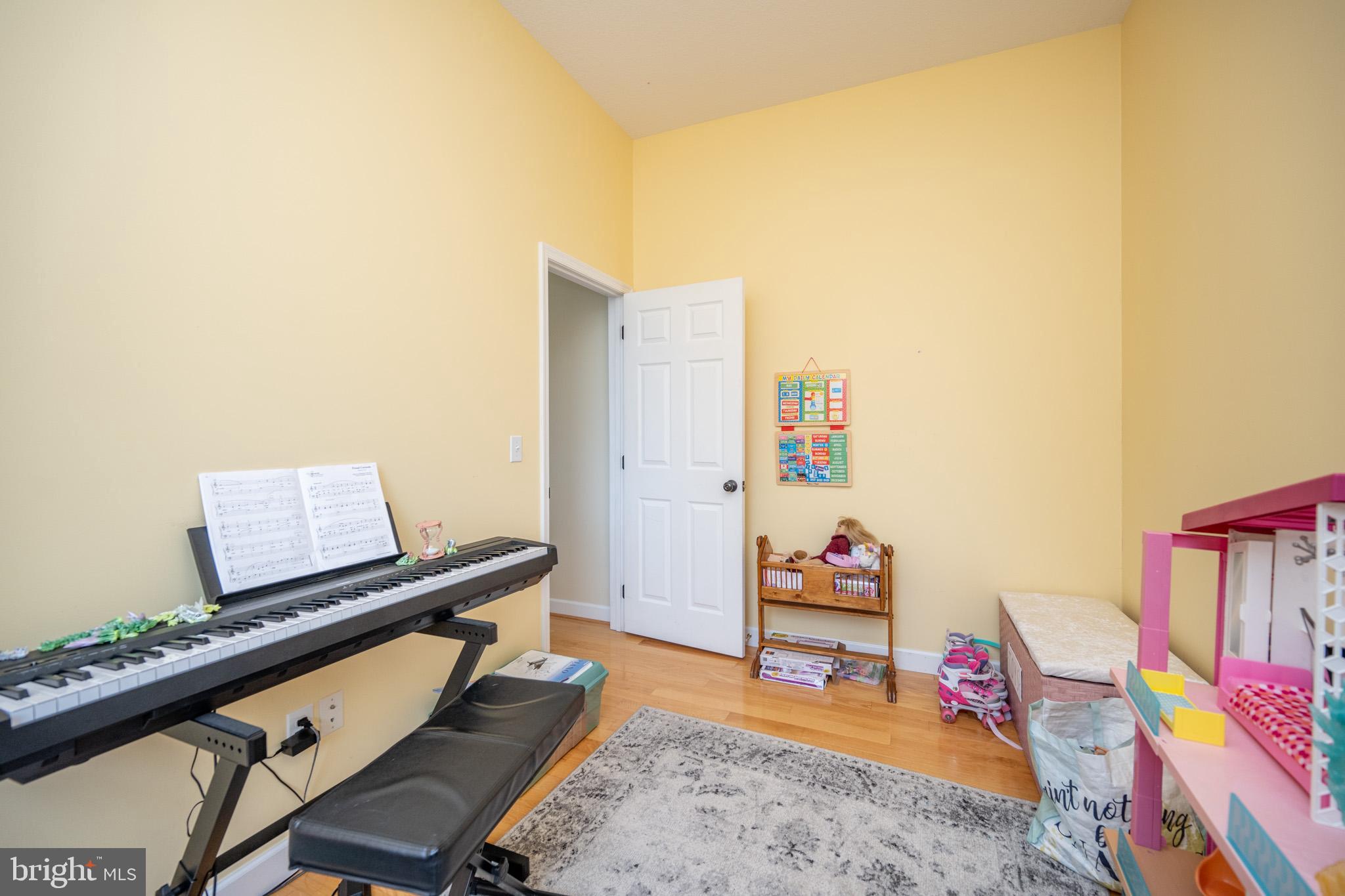 WATERFRONT GREENS - Residential