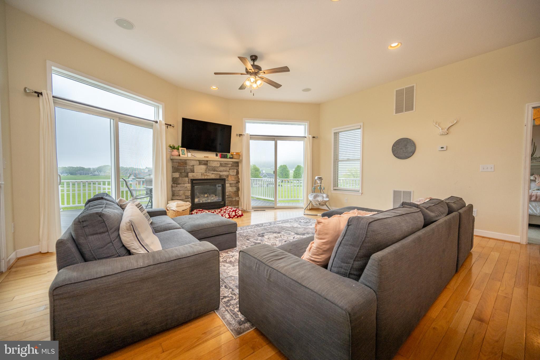 WATERFRONT GREENS - Residential