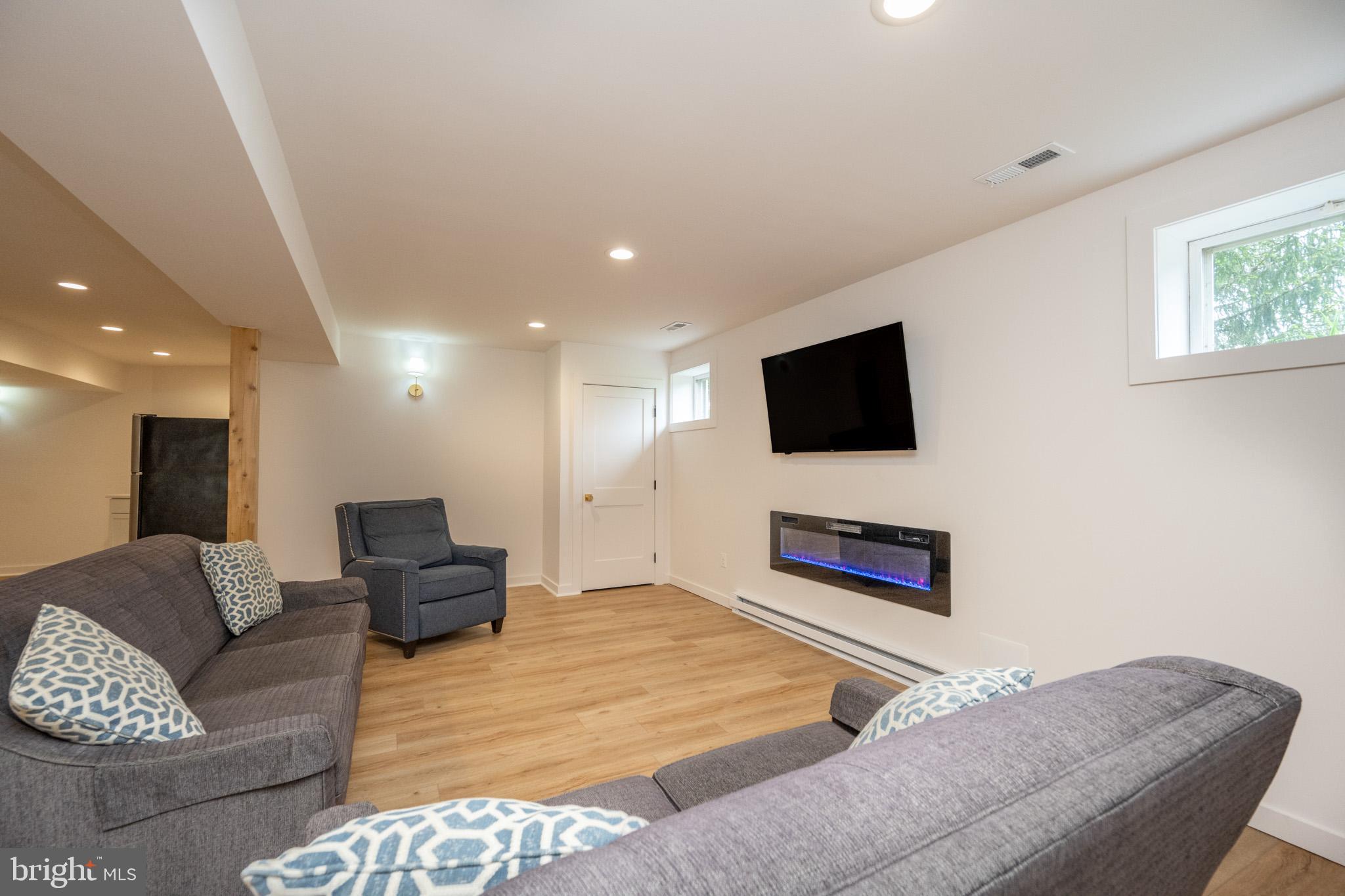 WATERFRONT GREENS - Residential