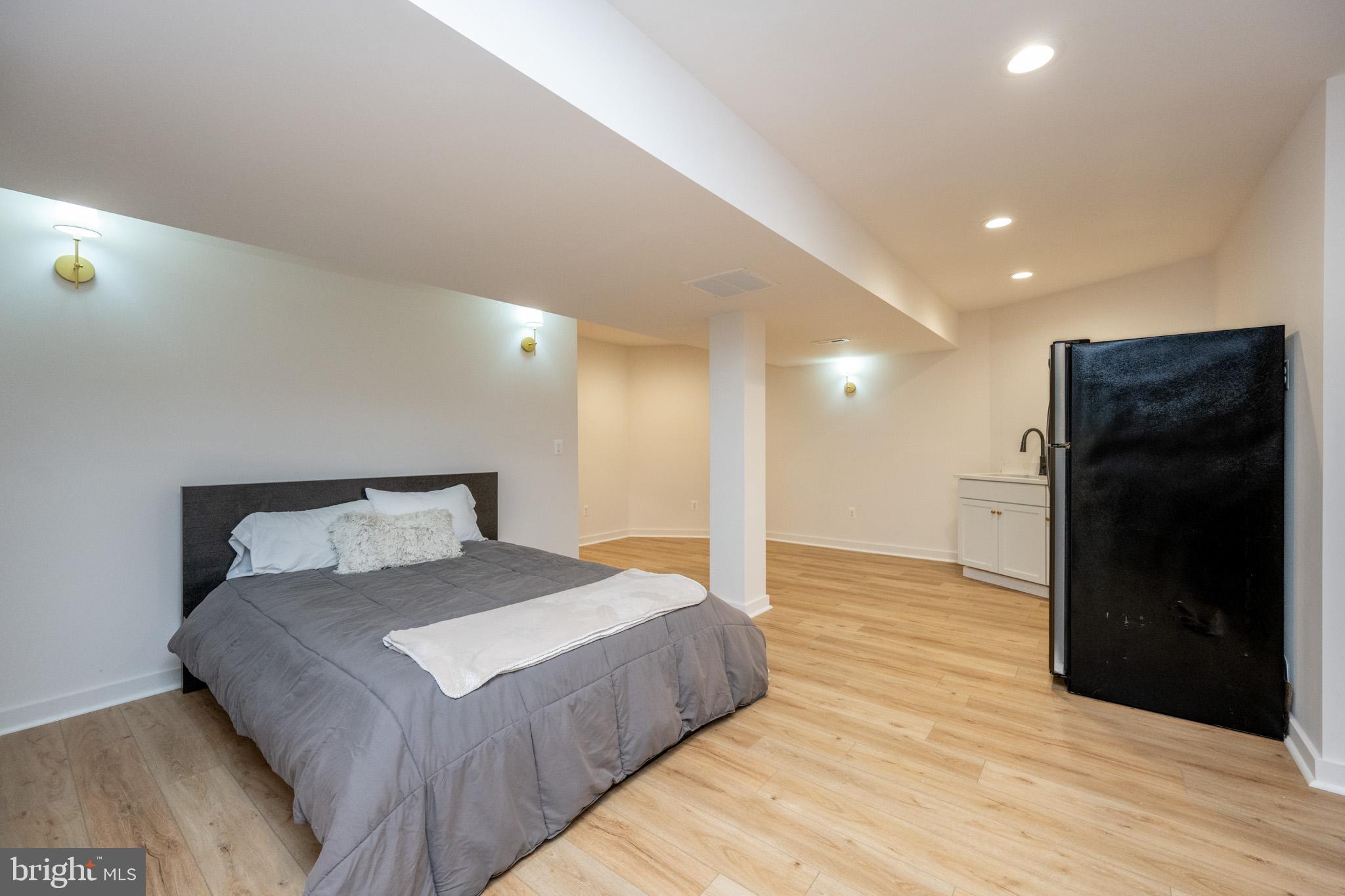 WATERFRONT GREENS - Residential