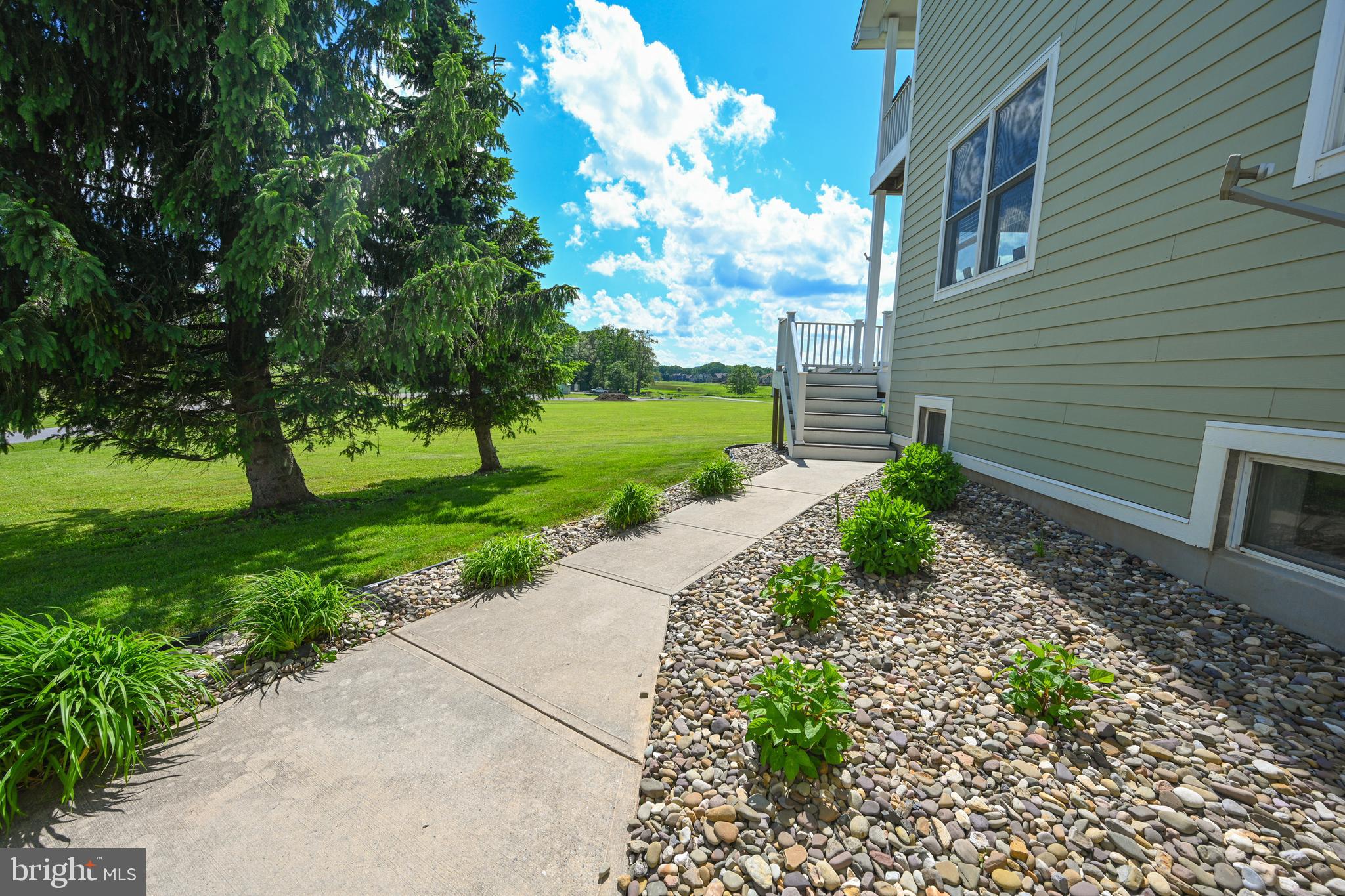 WATERFRONT GREENS - Residential