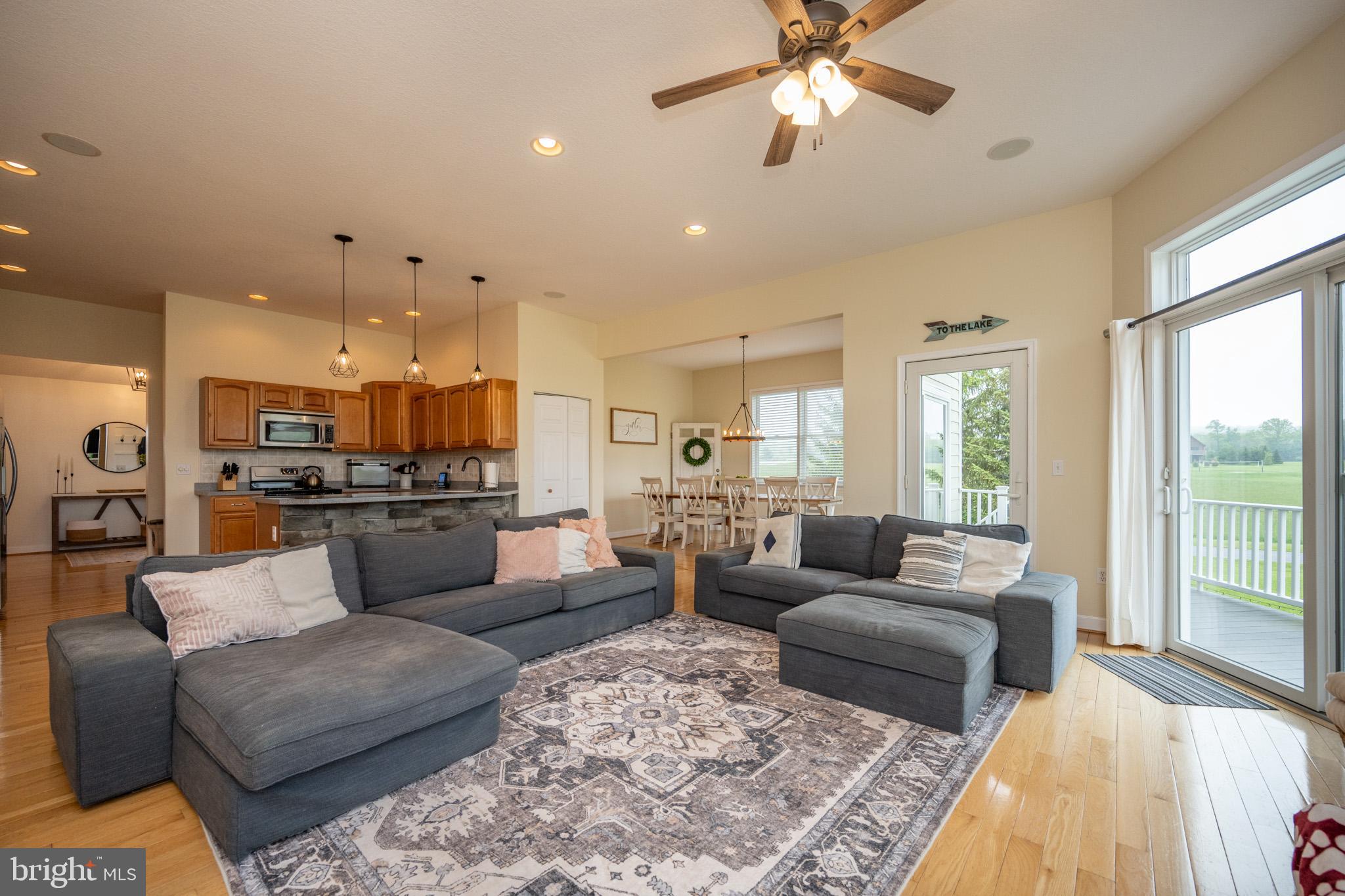 WATERFRONT GREENS - Residential