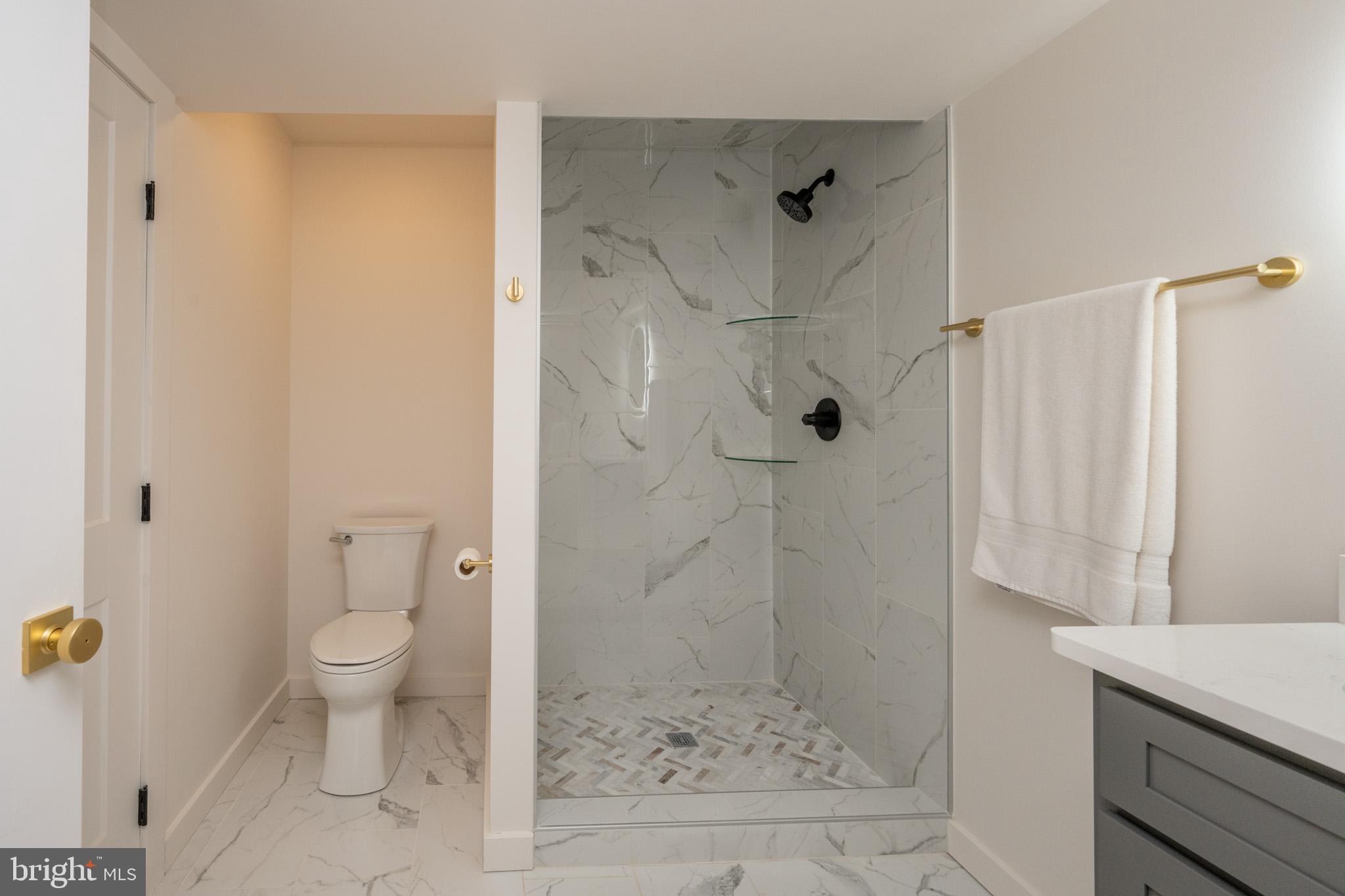 WATERFRONT GREENS - Residential