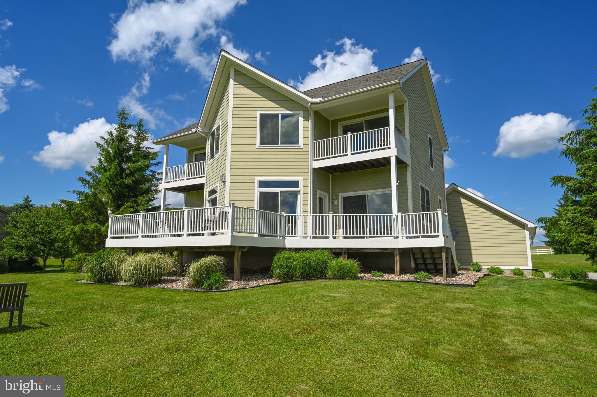 WATERFRONT GREENS - Residential