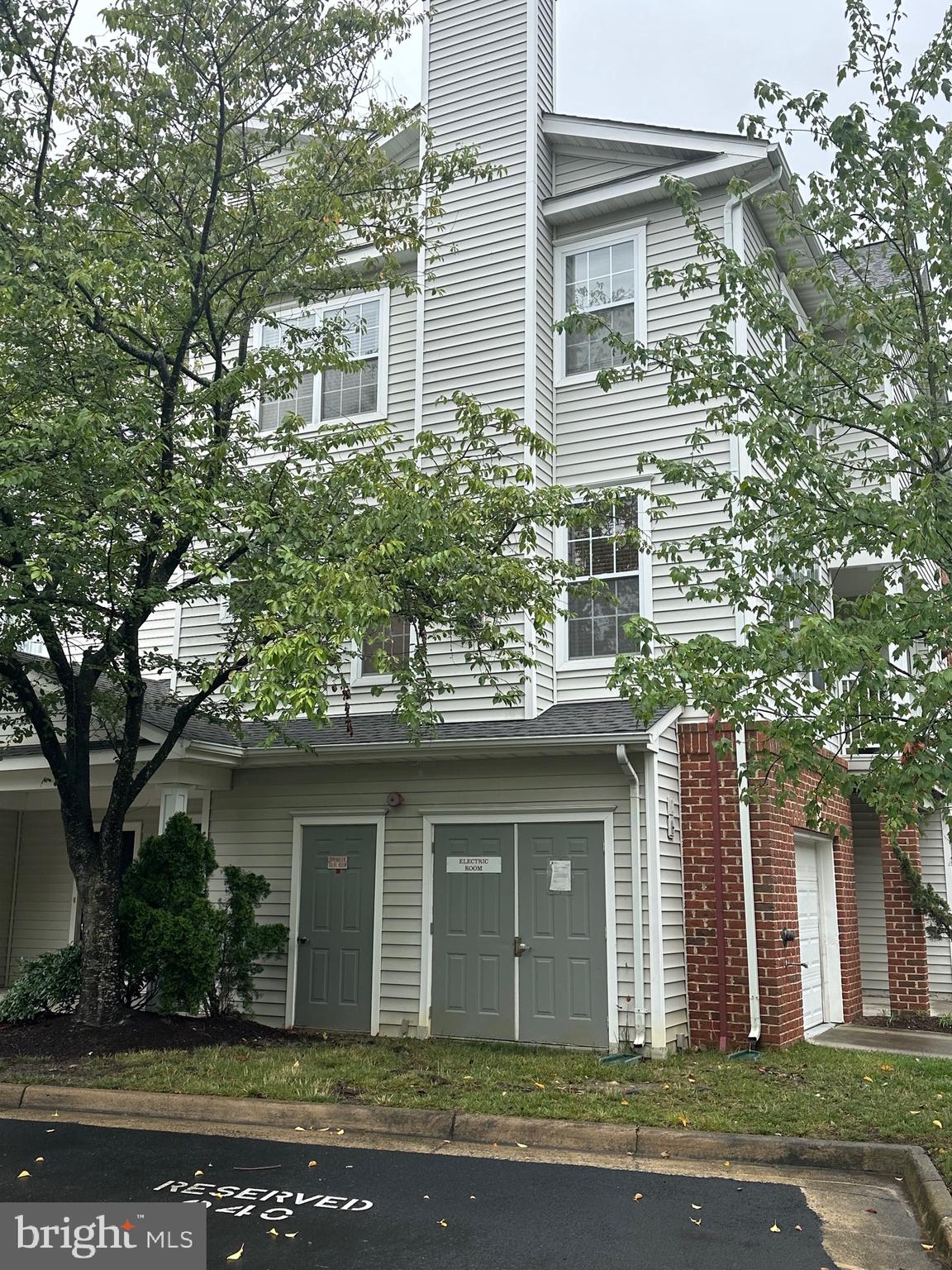 FOX MILL STATION - Residential Lease