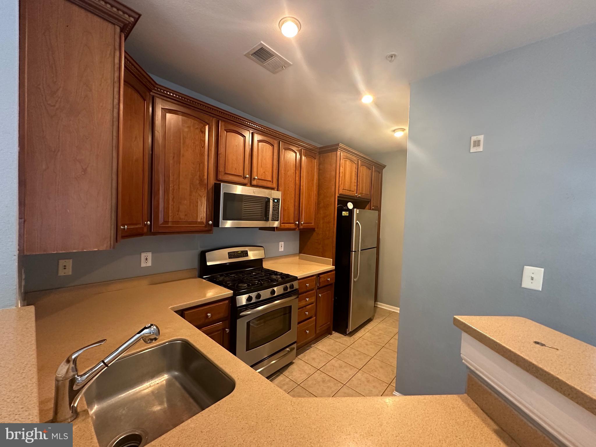 FOX MILL STATION - Residential Lease