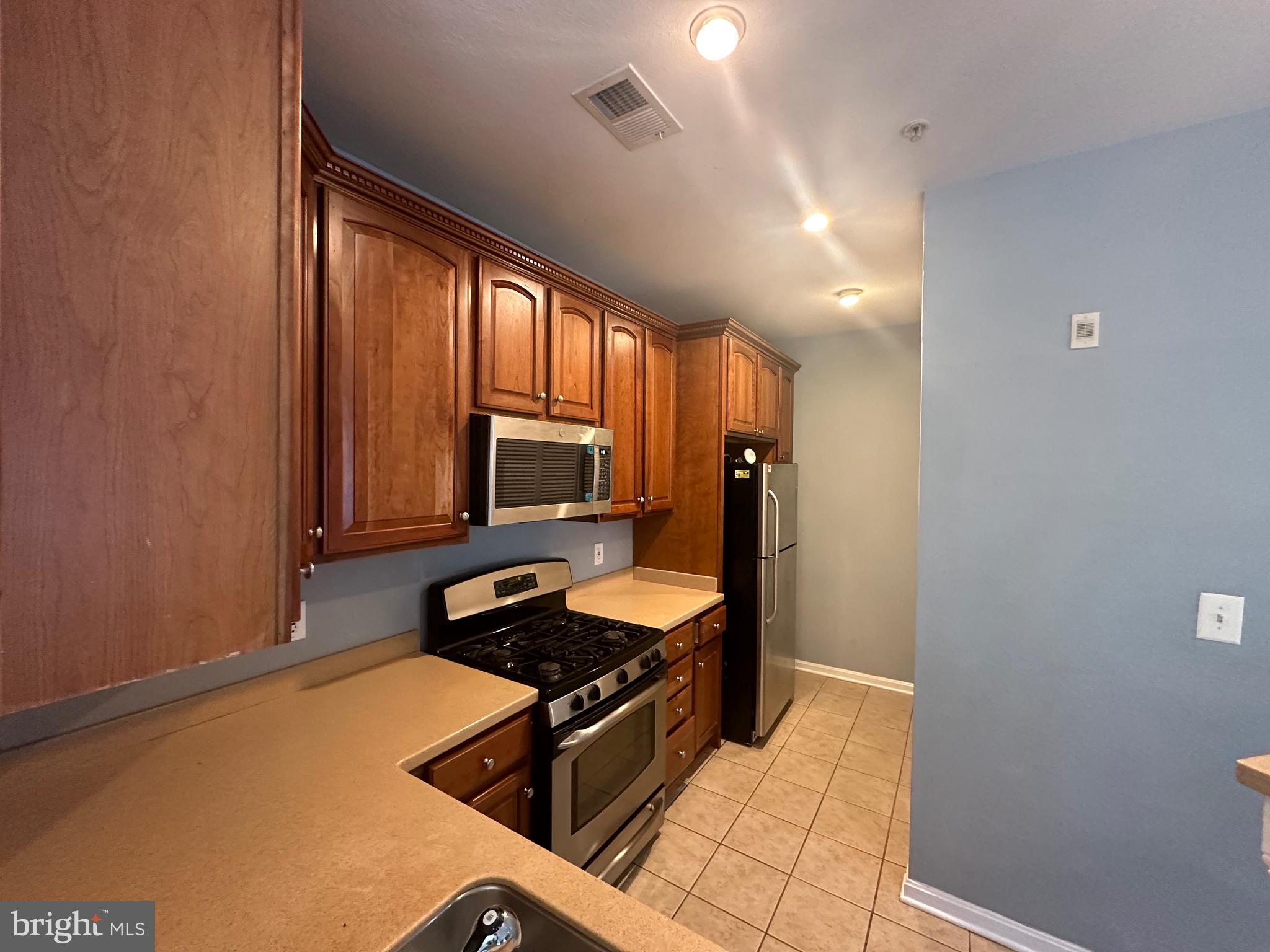 FOX MILL STATION - Residential Lease