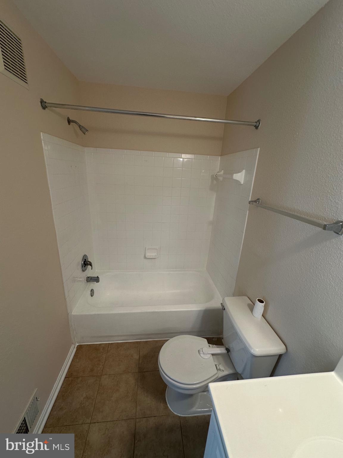 FOX MILL STATION - Residential Lease