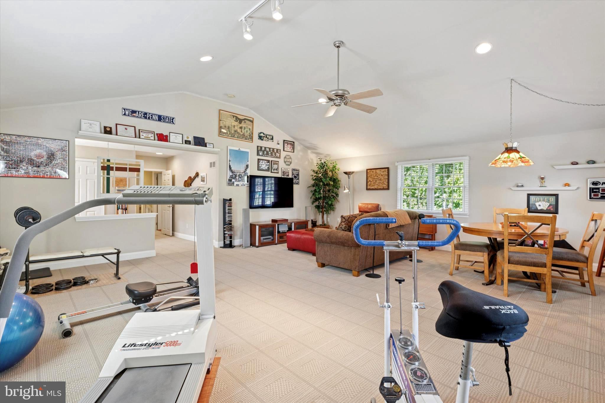 LAFAYETTE HILL - Residential