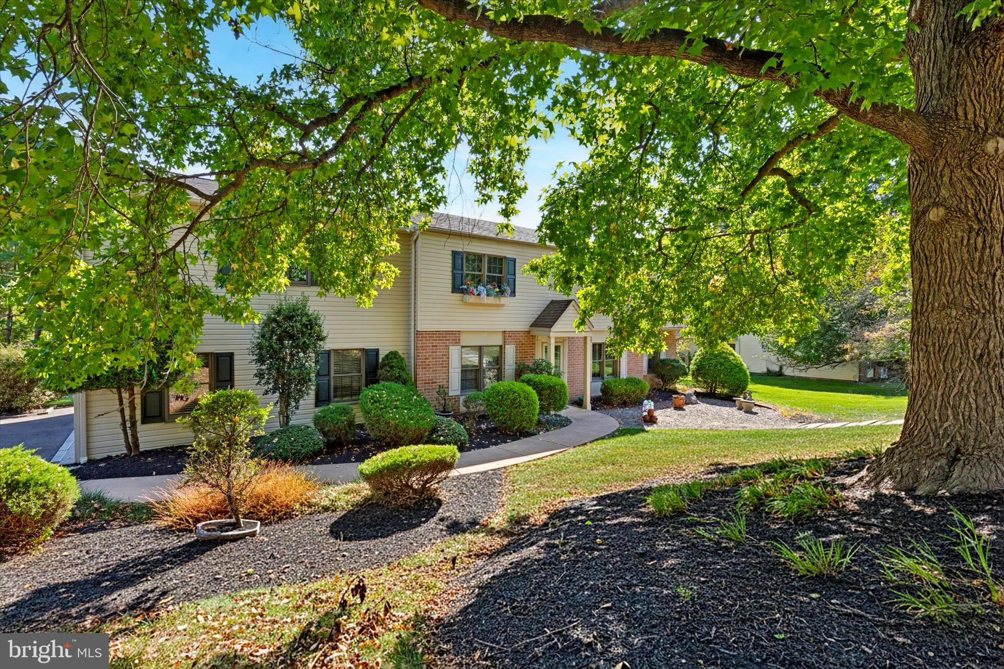 LAFAYETTE HILL - Residential