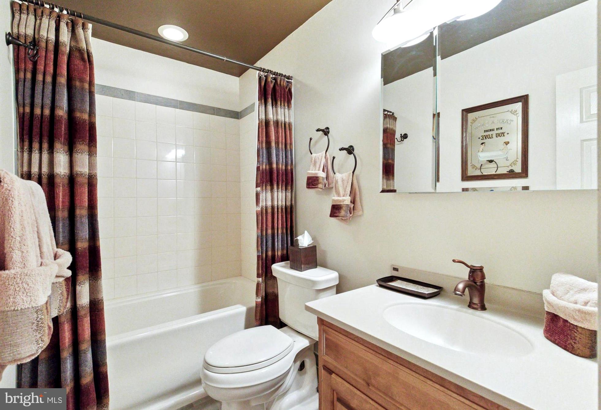 LAFAYETTE HILL - Residential