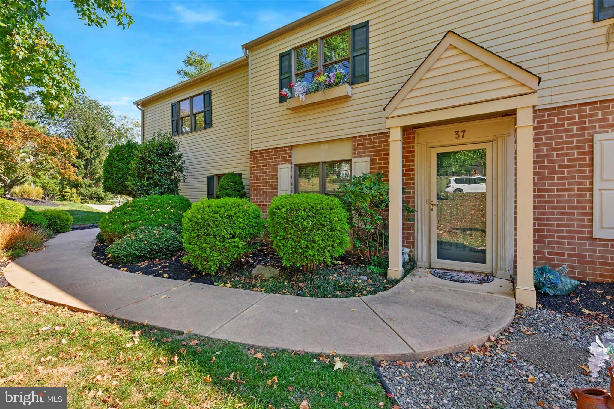 LAFAYETTE HILL - Residential