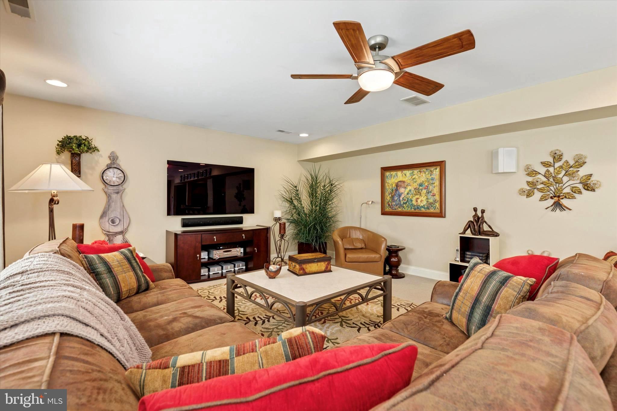 LAFAYETTE HILL - Residential