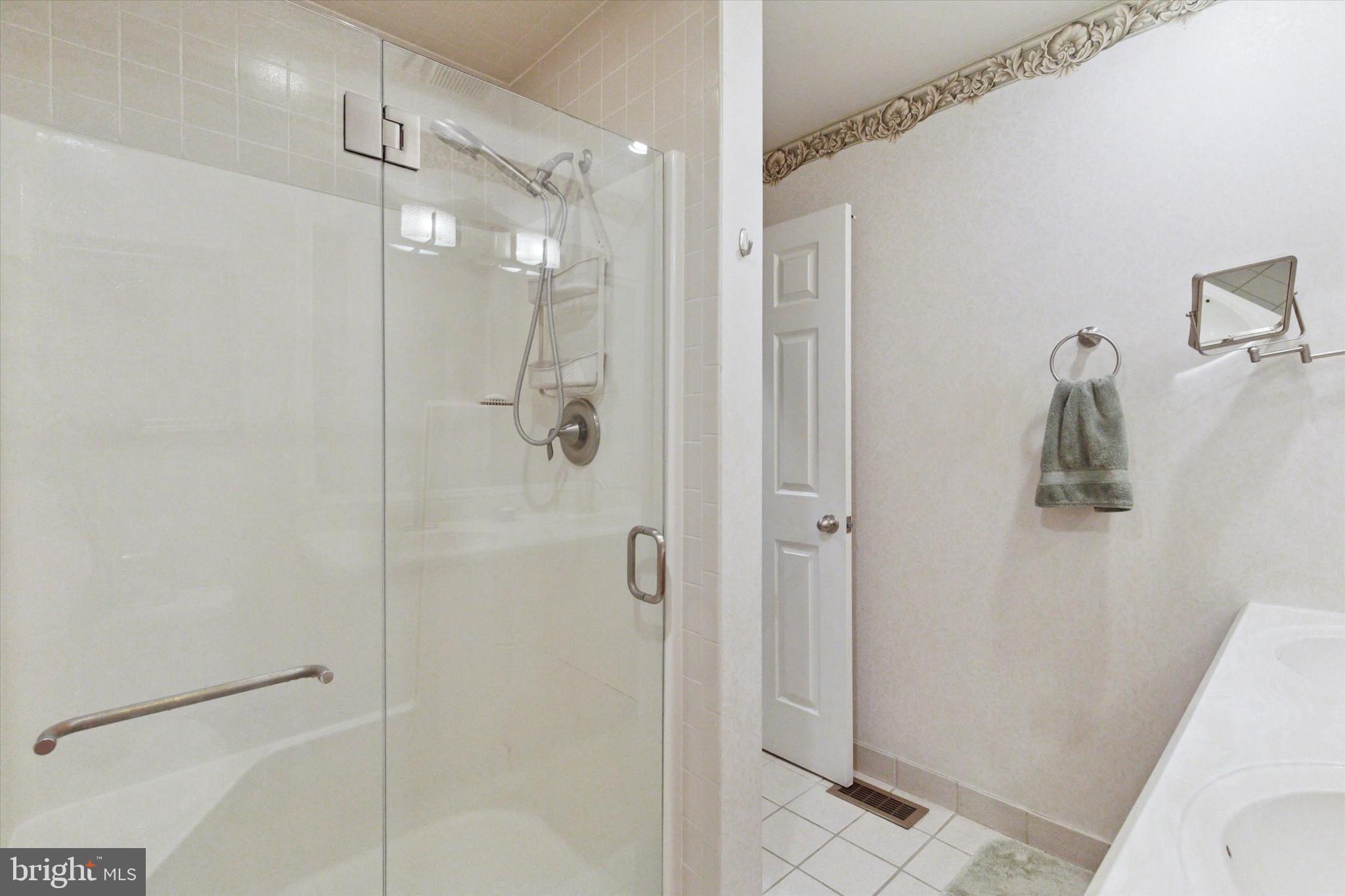 LAFAYETTE HILL - Residential