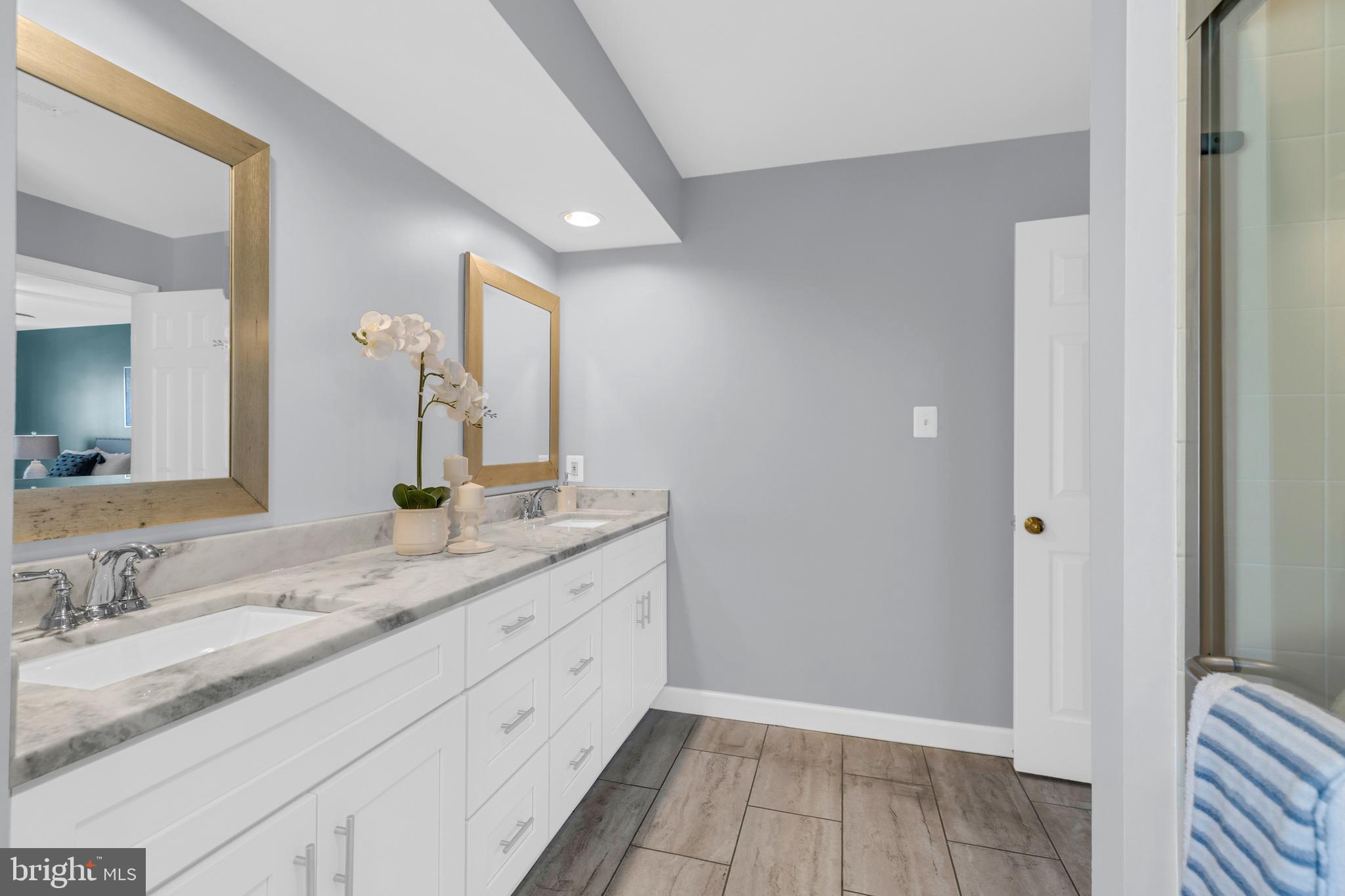 CROSSPOINTE - Residential