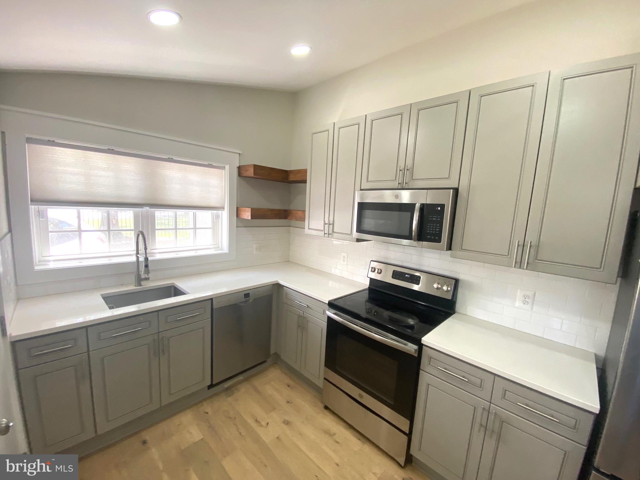 109 W MONTGOMERY ST