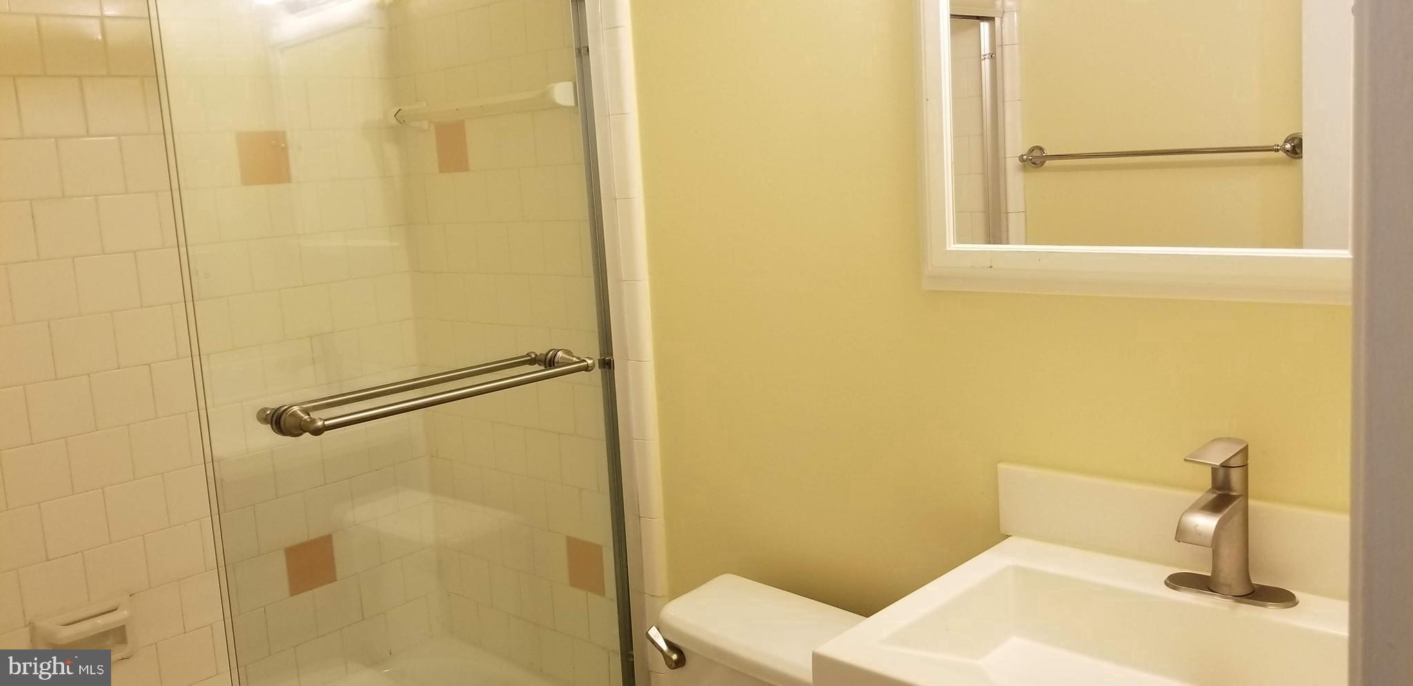 HERITAGE WOODS NORTH - Residential Lease