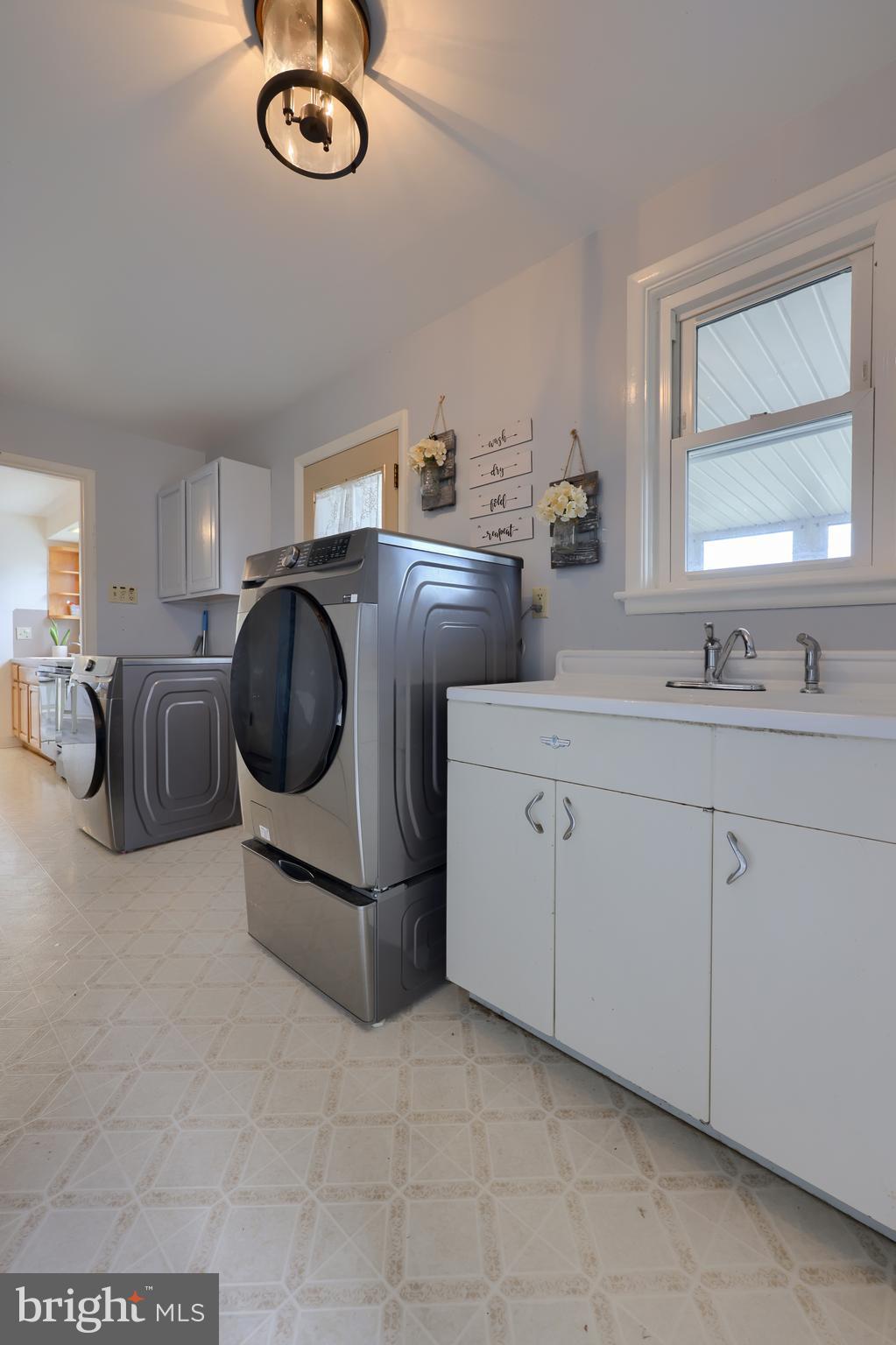 LINCOLN HEIGHTS - Residential