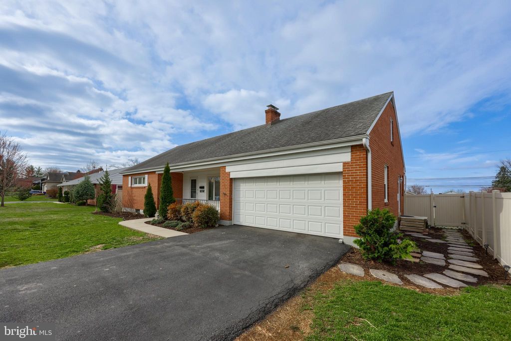 Photo of 1232 Marie Avenue, EPHRATA, PA 17522 (MLS # PALA2065438)