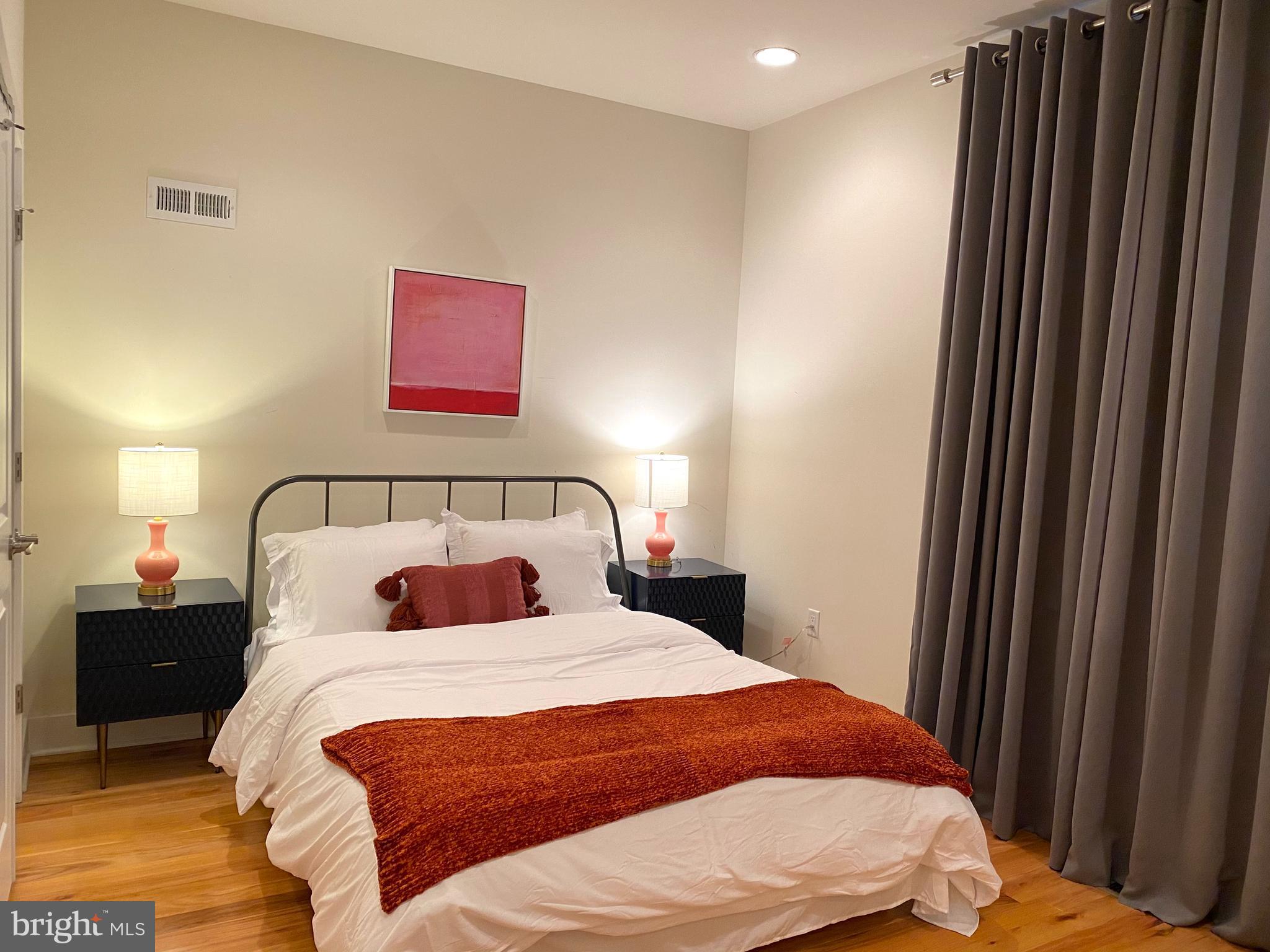 EAST FALLS - Residential Lease