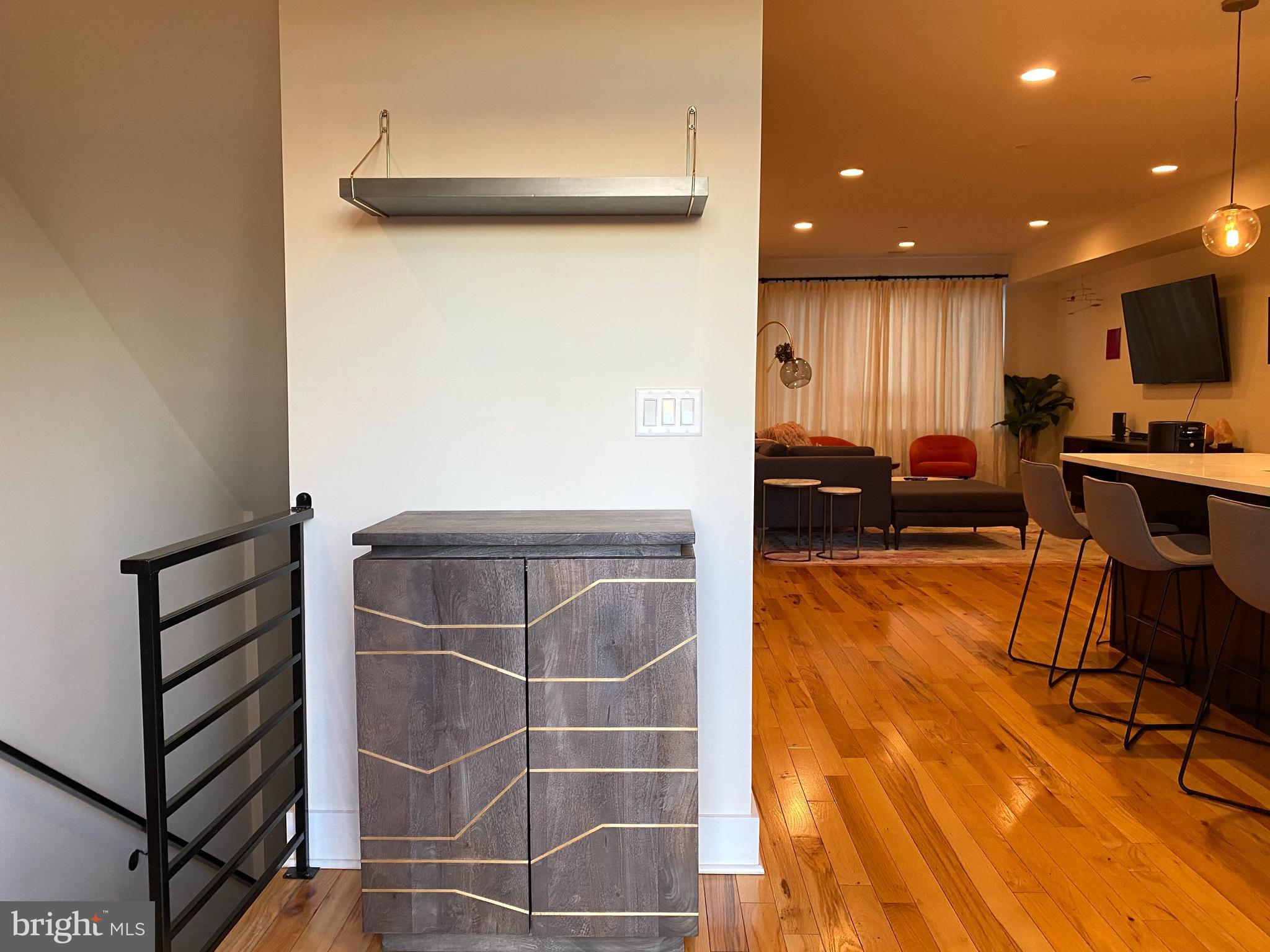 EAST FALLS - Residential Lease