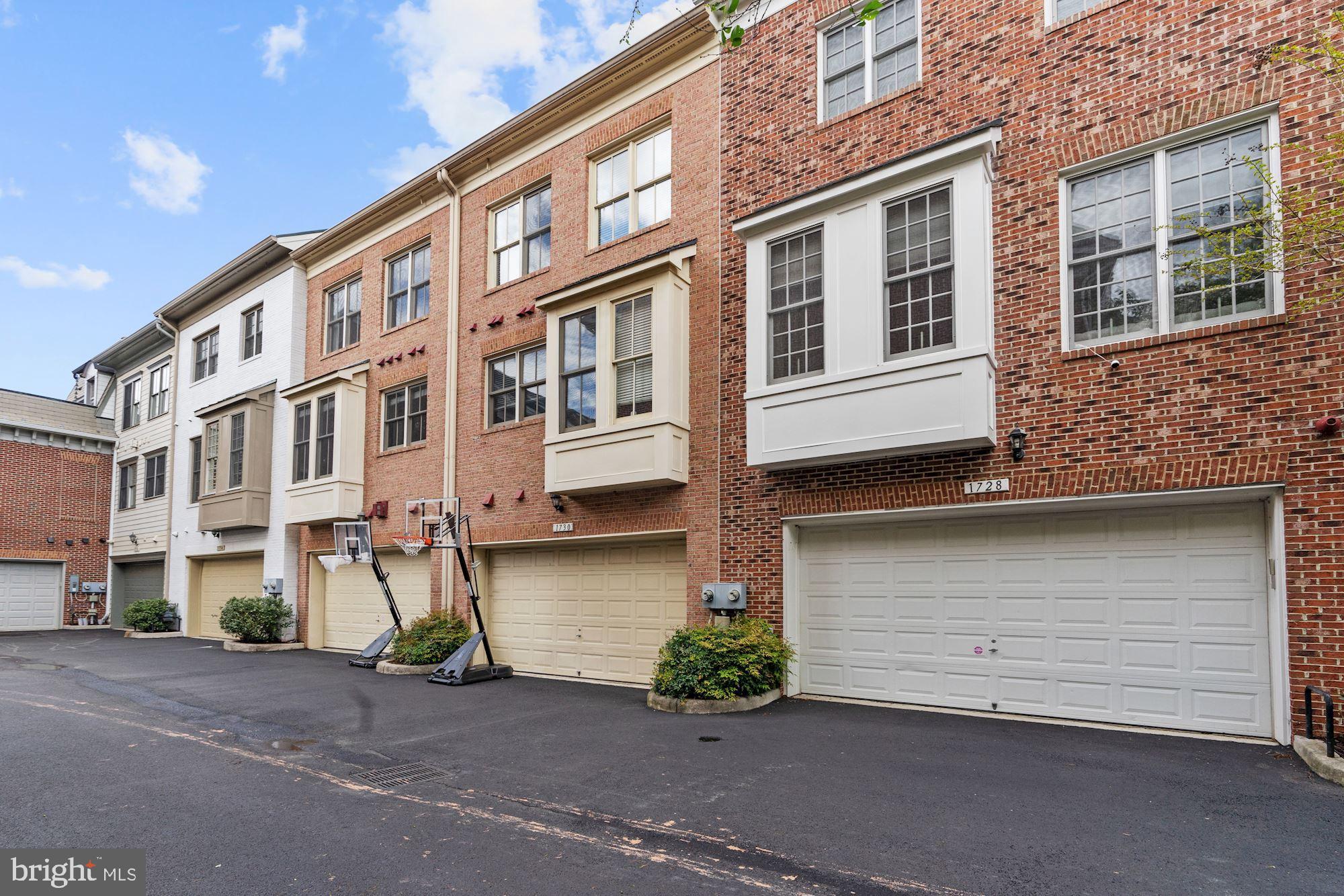 POTOMAC GREENS - Residential Lease