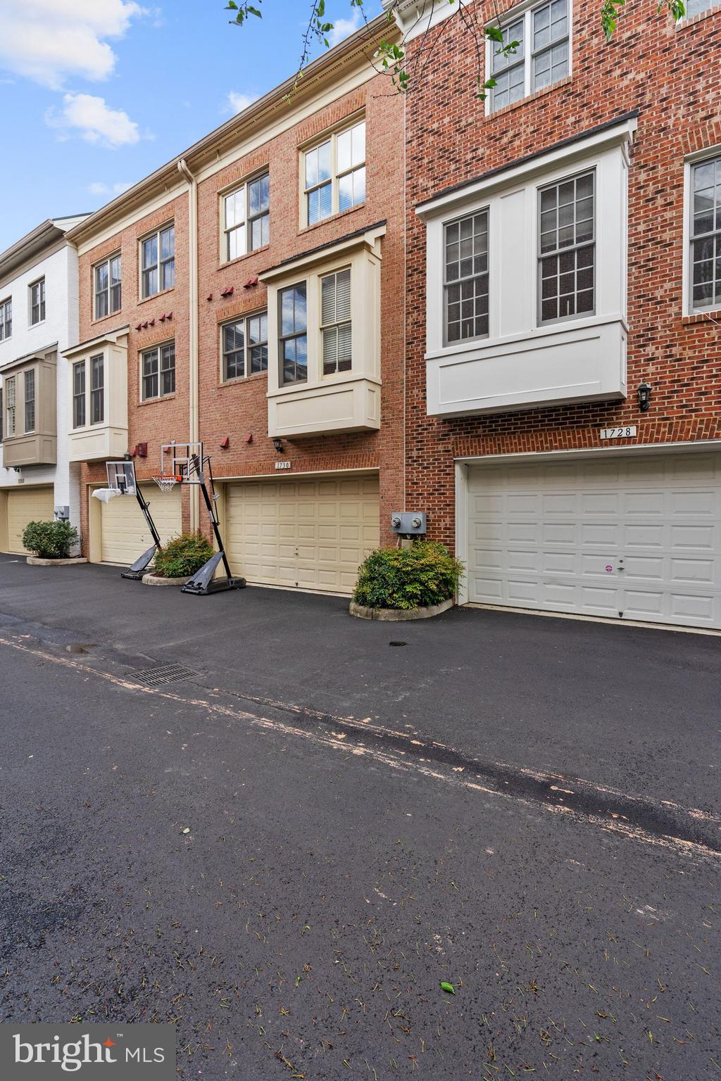 POTOMAC GREENS - Residential Lease