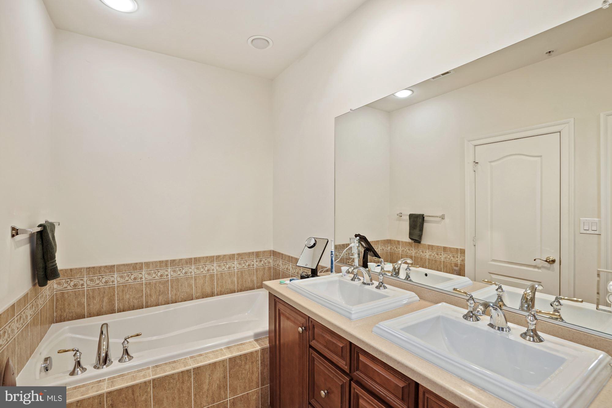 POTOMAC GREENS - Residential Lease