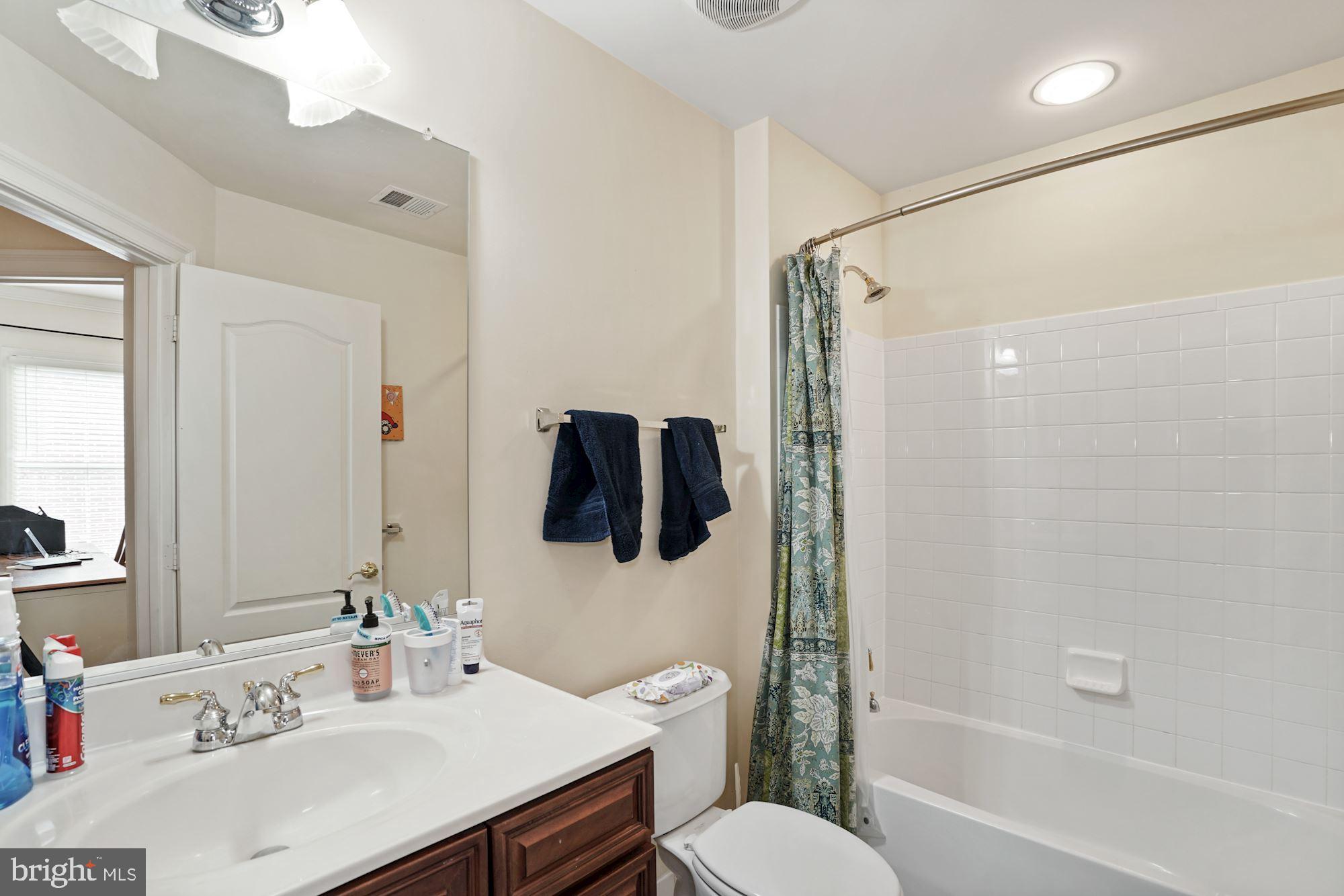 POTOMAC GREENS - Residential Lease