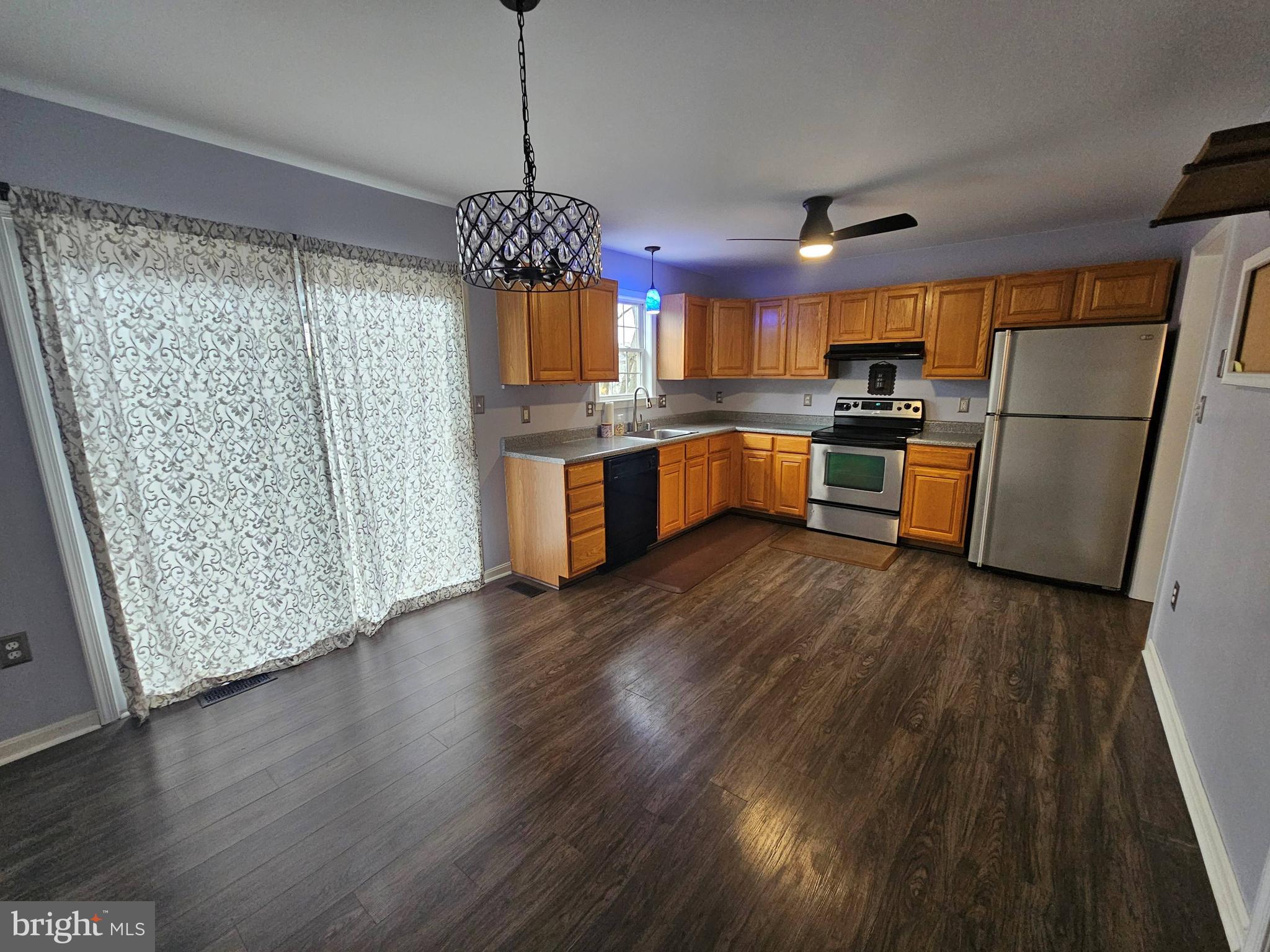 MAPLE GLEN ESTATES - Residential