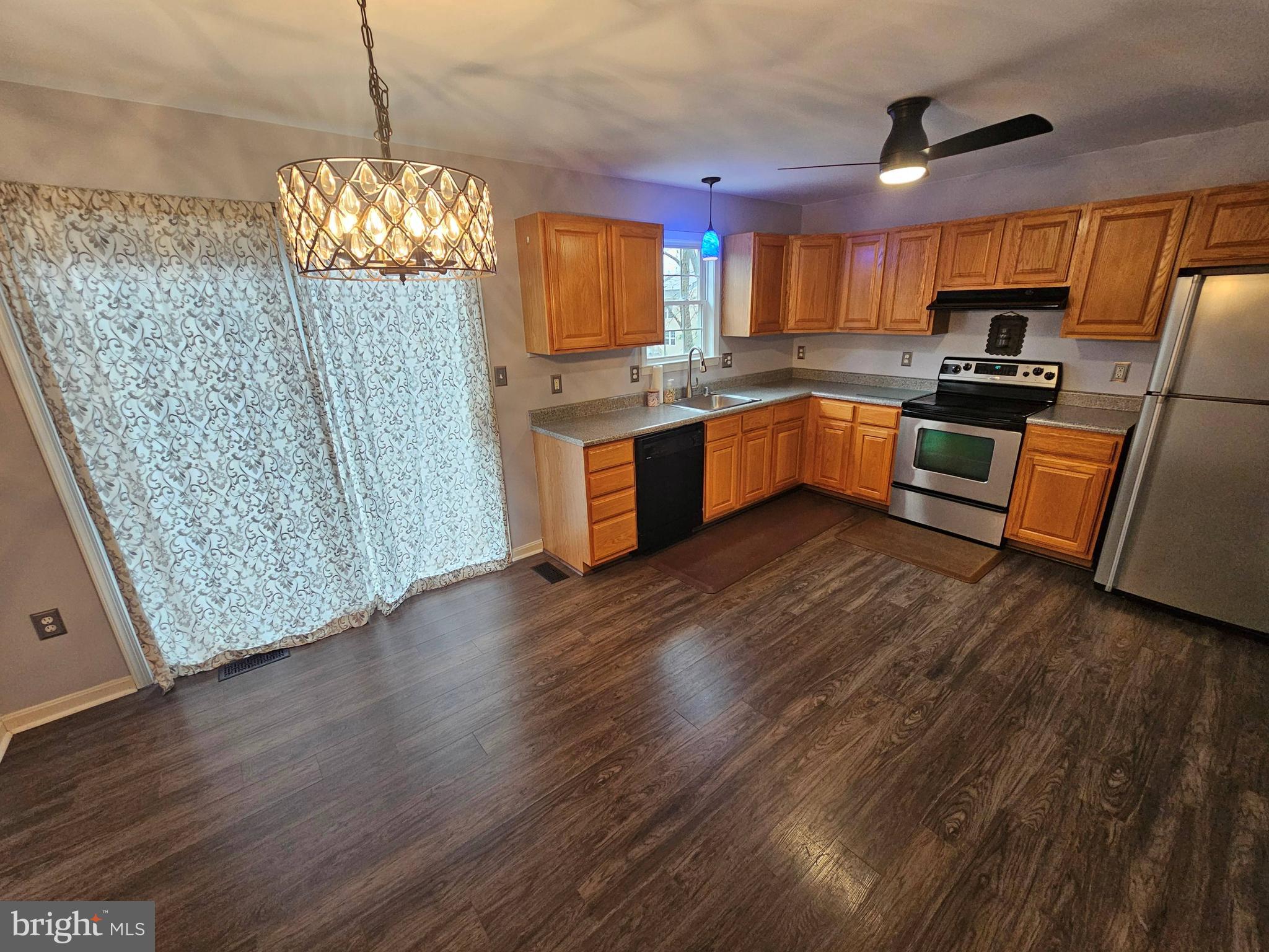 MAPLE GLEN ESTATES - Residential