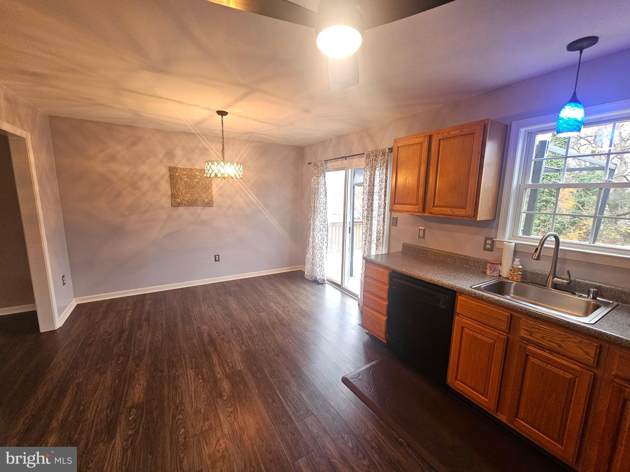 MAPLE GLEN ESTATES - Residential