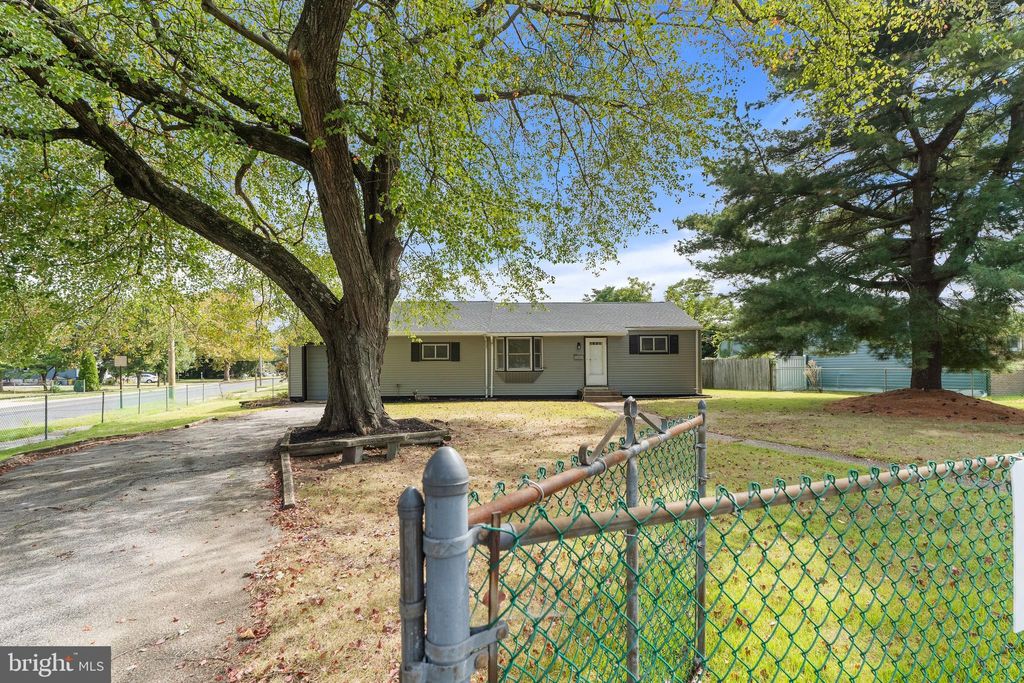 Photo of 4 W Germantown Avenue, MAPLE SHADE, NJ 08052 (MLS # NJBL2096210)