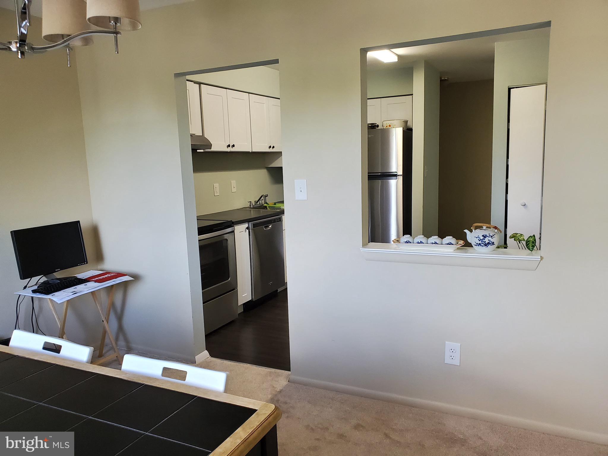 1100 LISADALE CIRCLE 2D