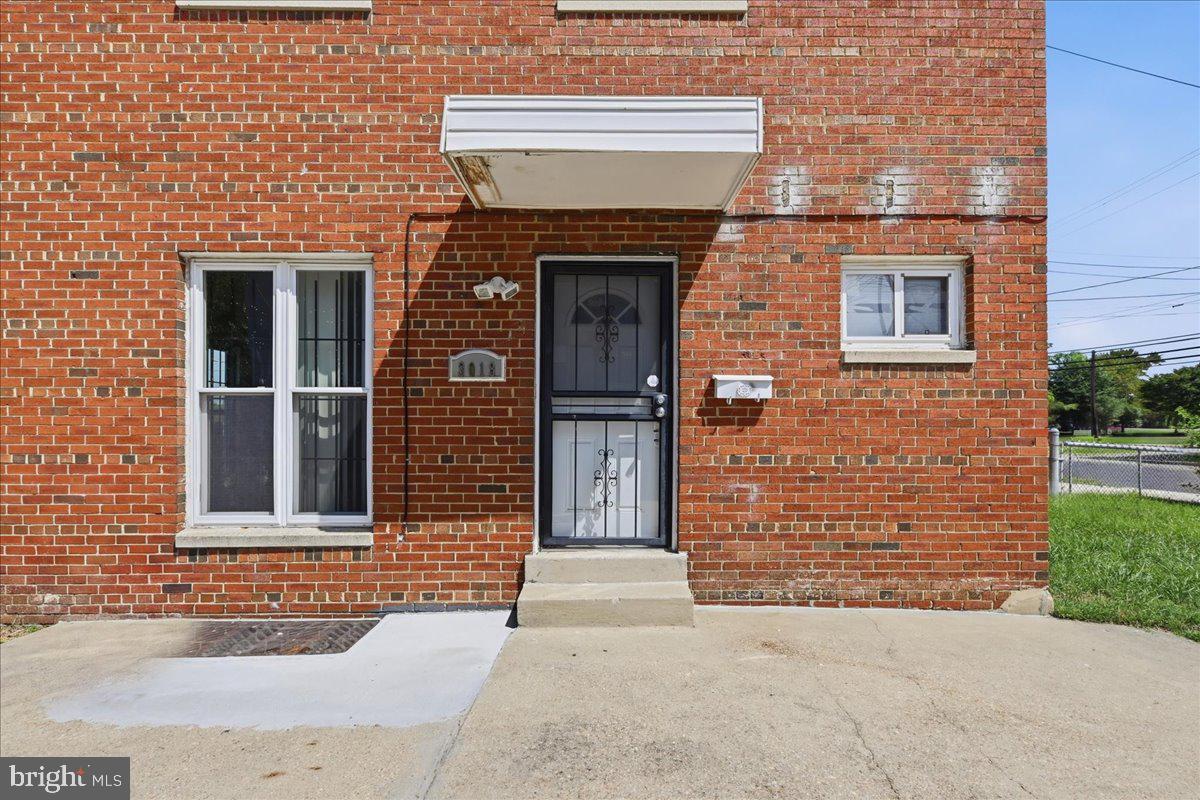 3018 SAINT CLAIR DRIVE