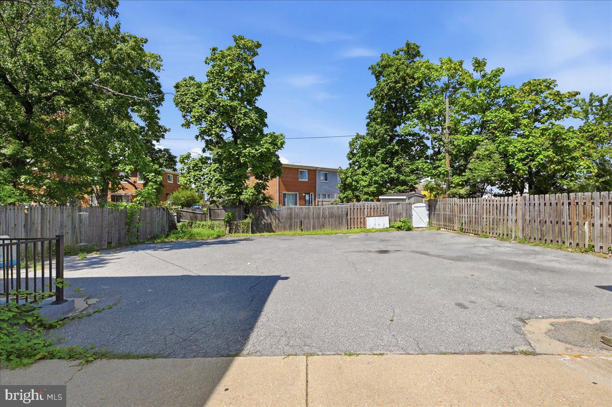 3018 SAINT CLAIR DRIVE