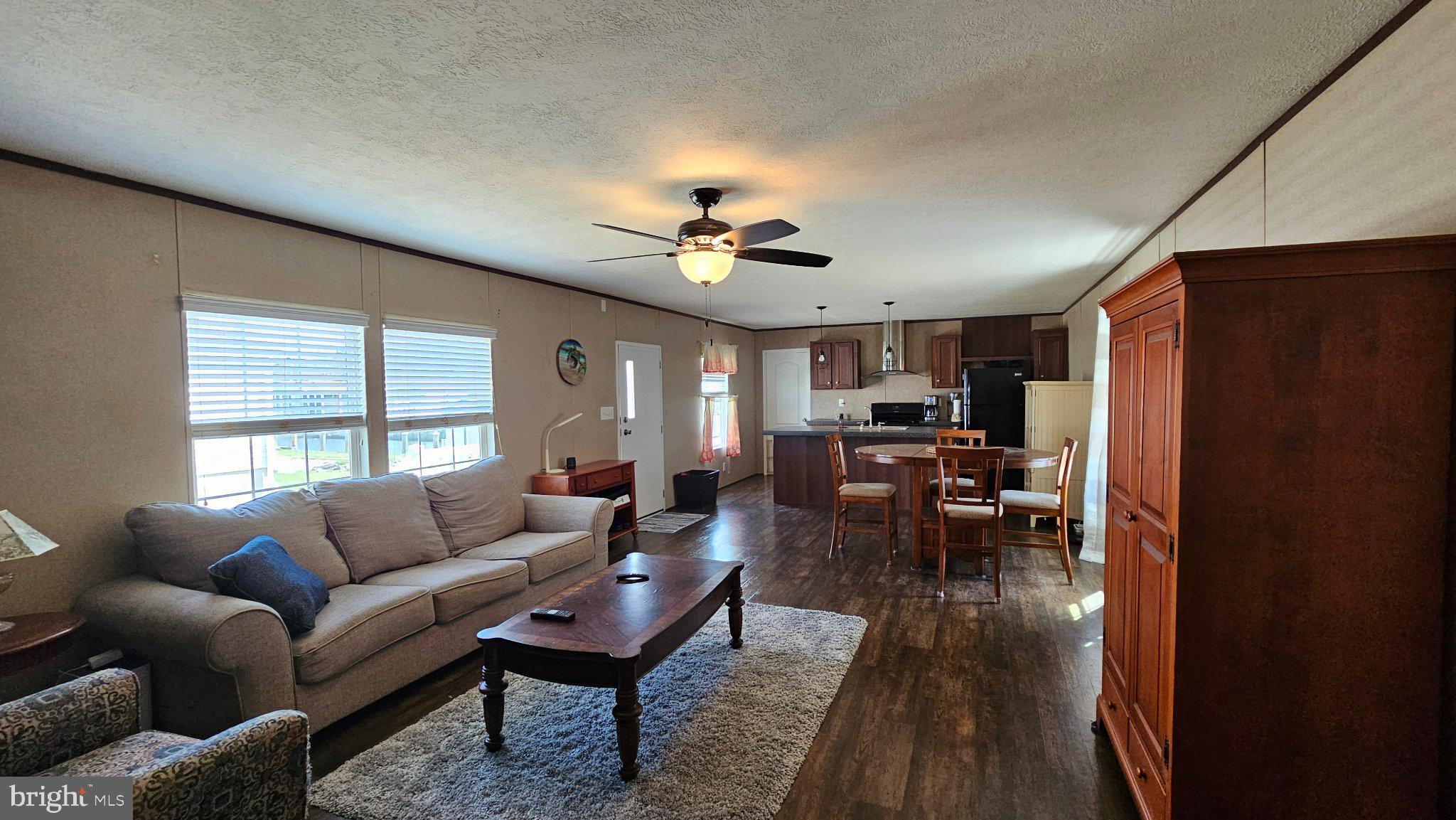 SWANN KEYS - Residential