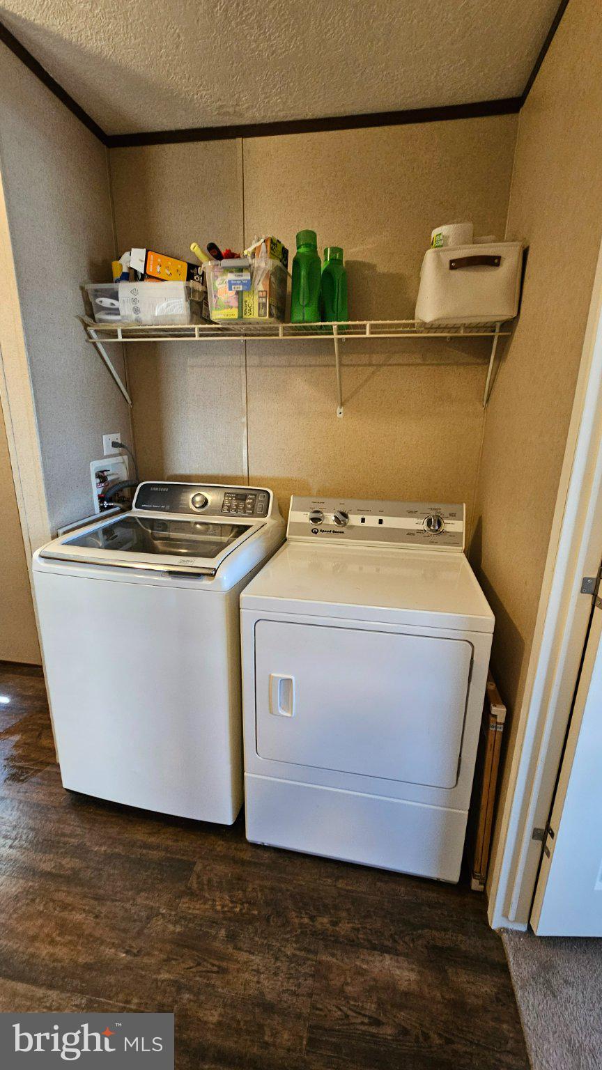 SWANN KEYS - Residential