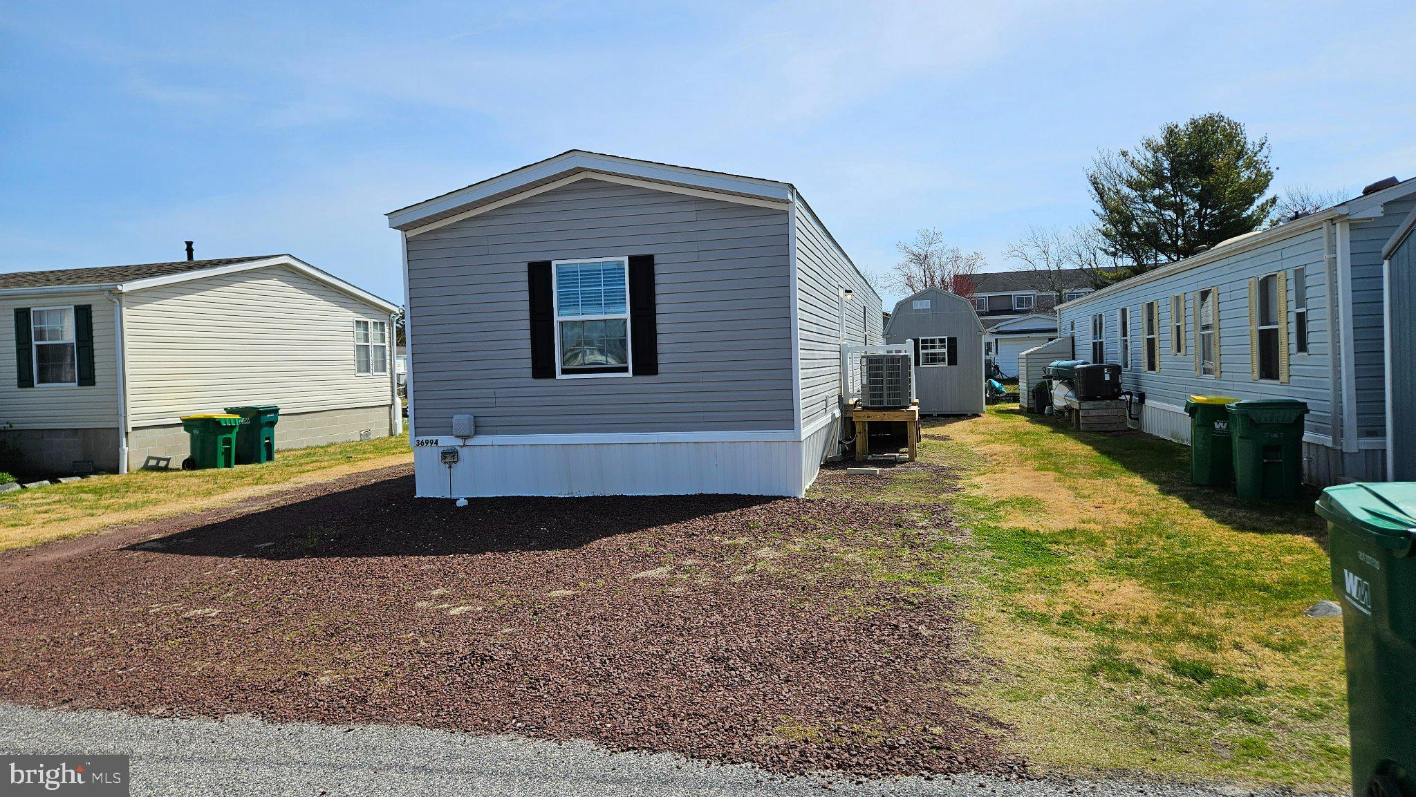 SWANN KEYS - Residential