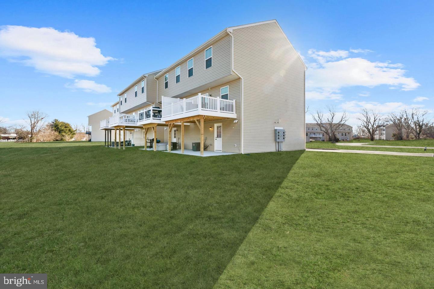 17605 FIELDSTONE AVENUE