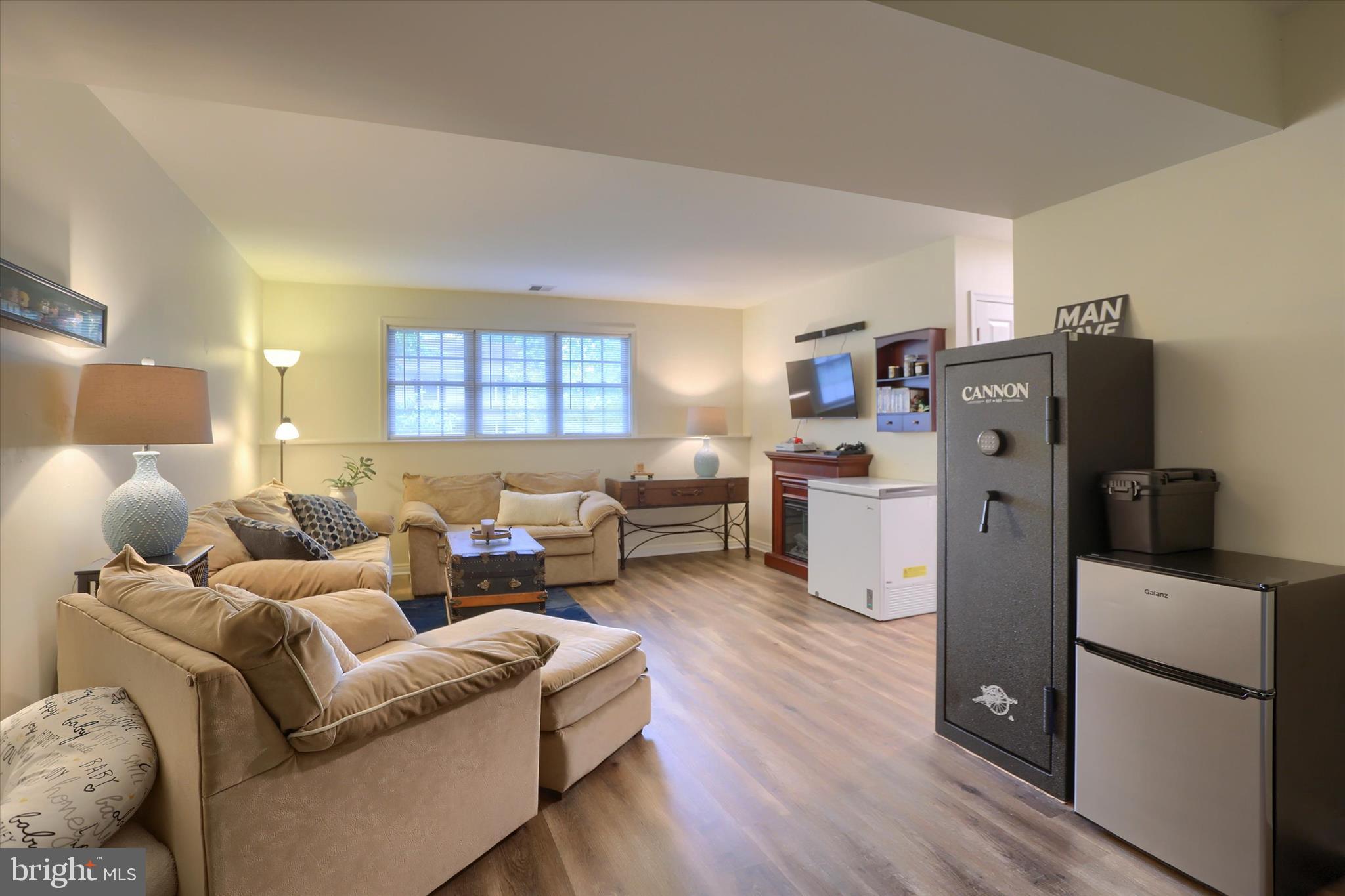 SHERWOOD FOREST - Residential