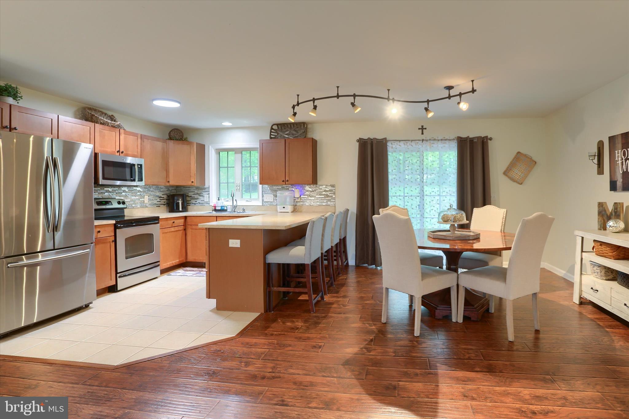 SHERWOOD FOREST - Residential