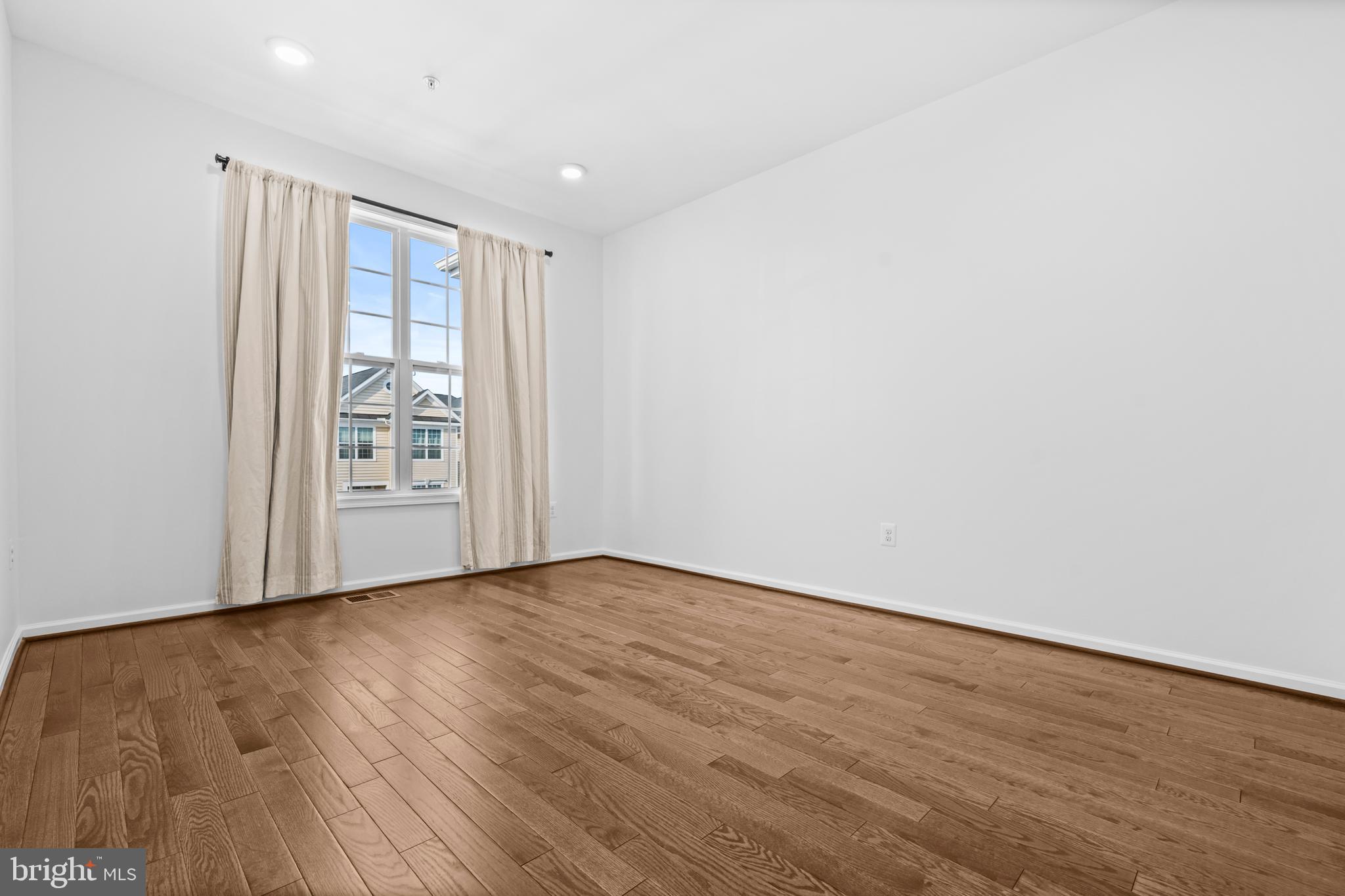 RIDGES AT LOUDOUN VALLEY - Residential