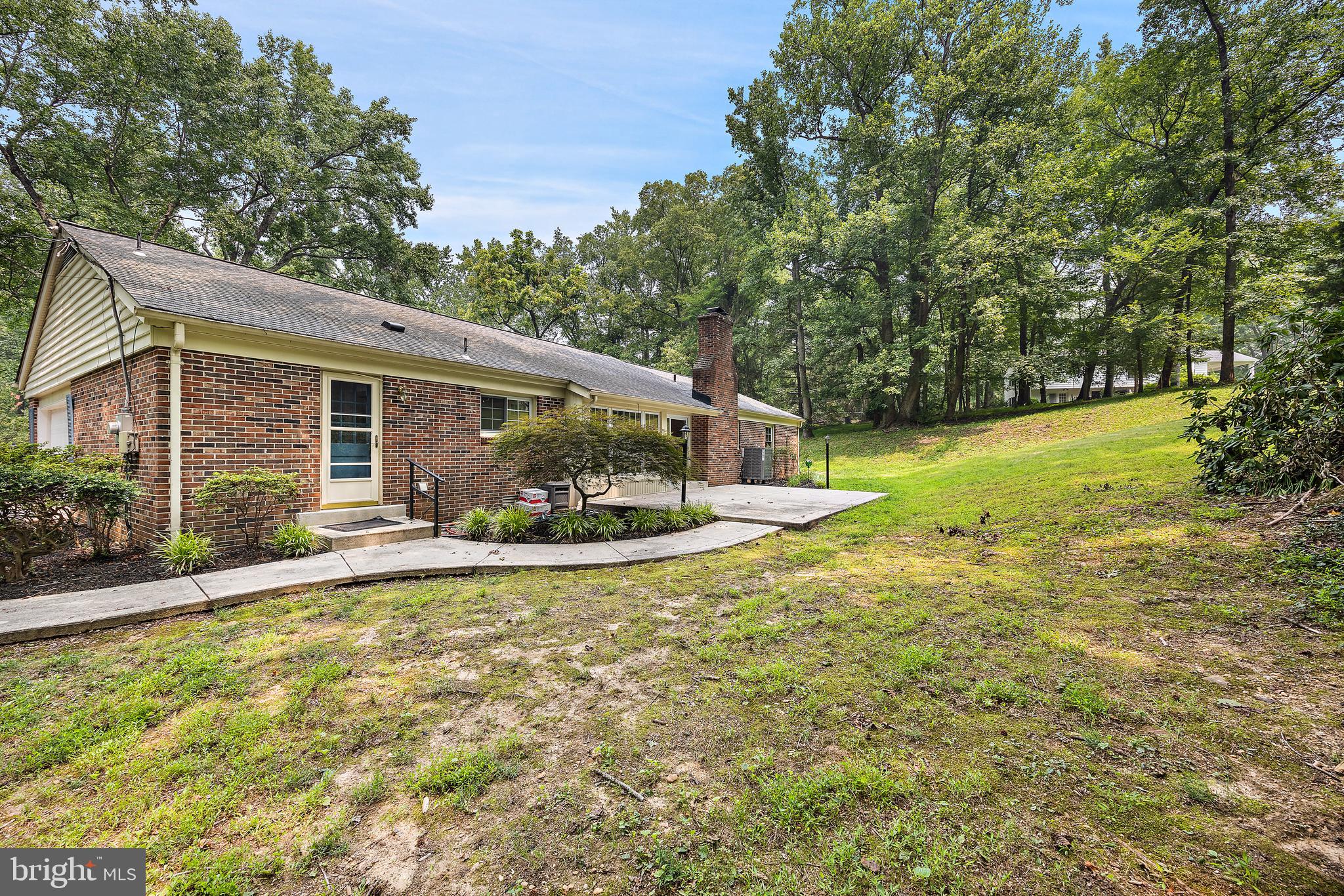 6250 SLEEPY HOLLOW ROAD