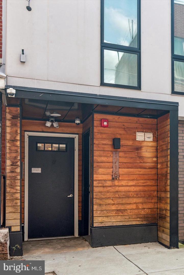 1716 CAMBRIDGE STREET 2