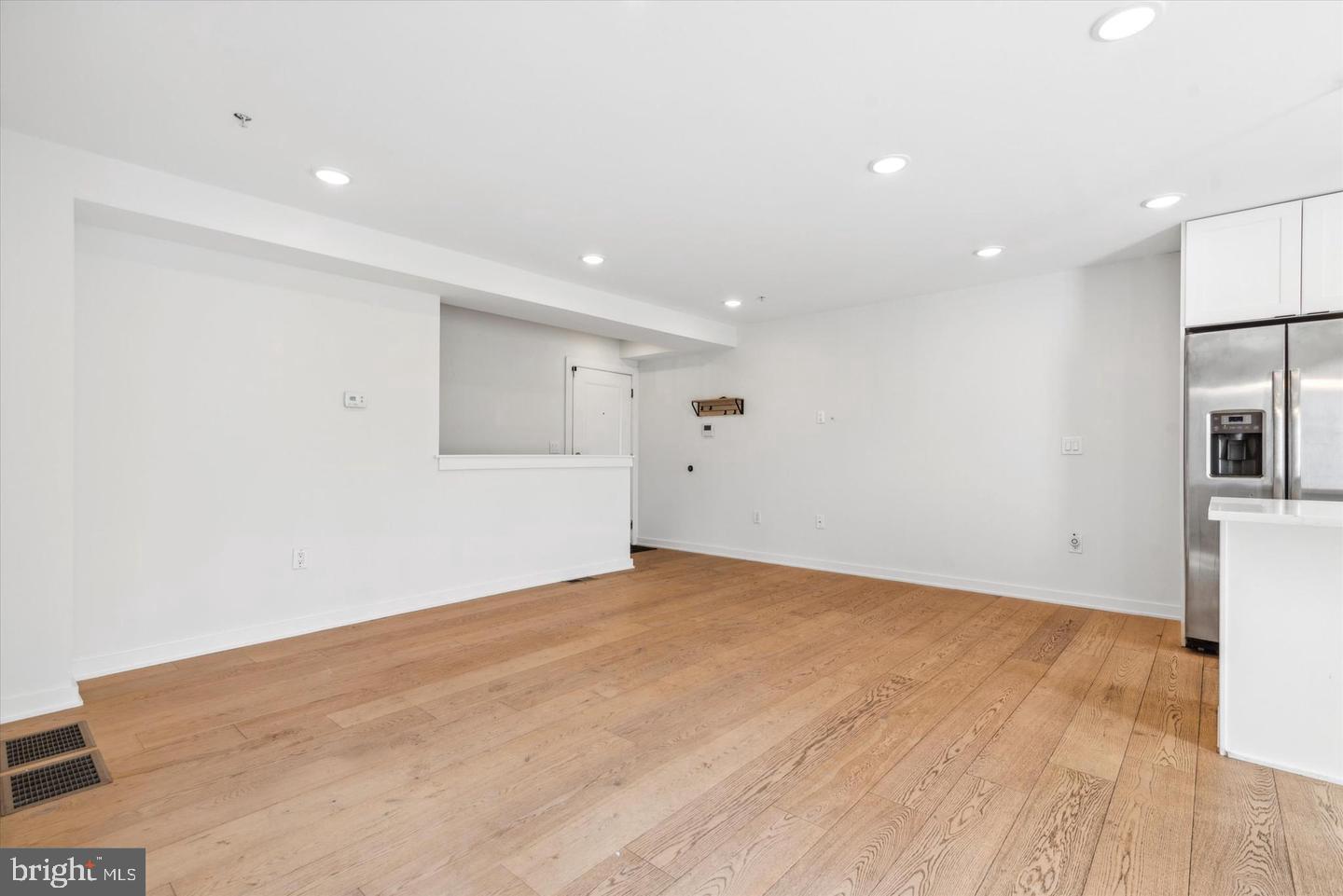 1716 CAMBRIDGE STREET 2